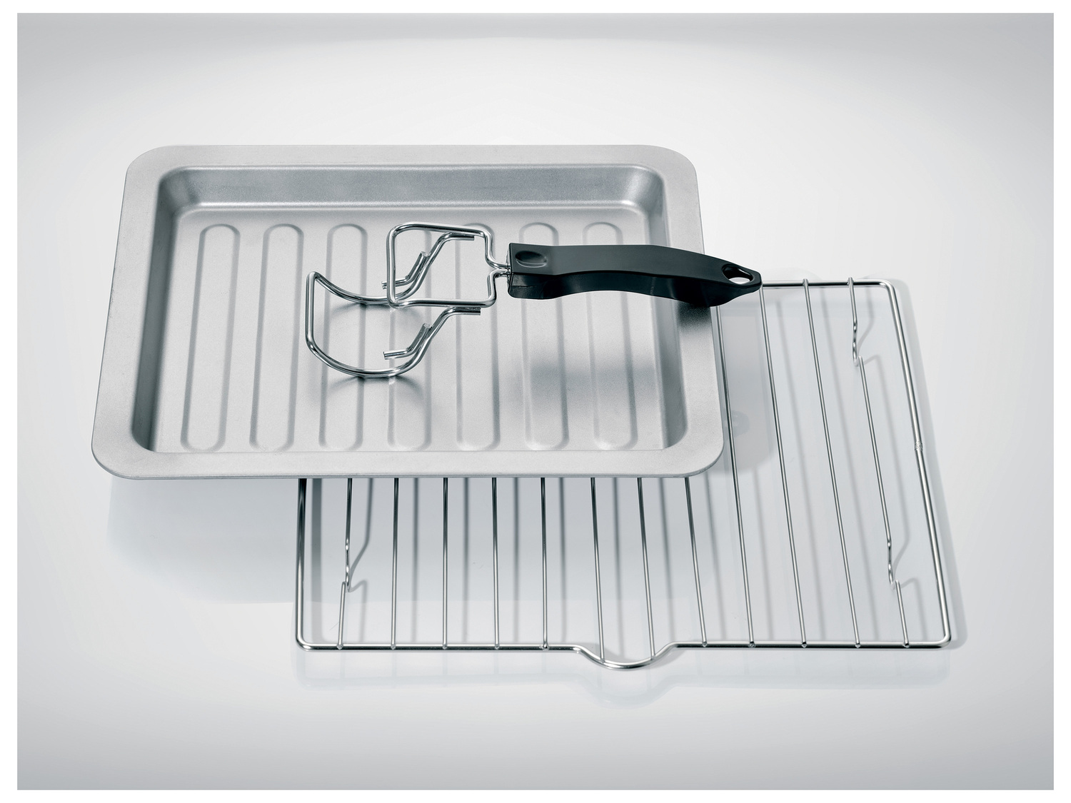 Mini-four Silvercrest, le prix 34.99 €
- POUR CUIRE, RÉCHAUFFER ET GRILLER
- ...