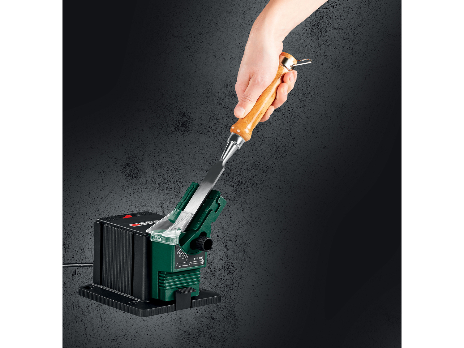 Affûteuse Parkside, le prix 19.89 €
- 65 W
- Angle d’affûtage réglable ...