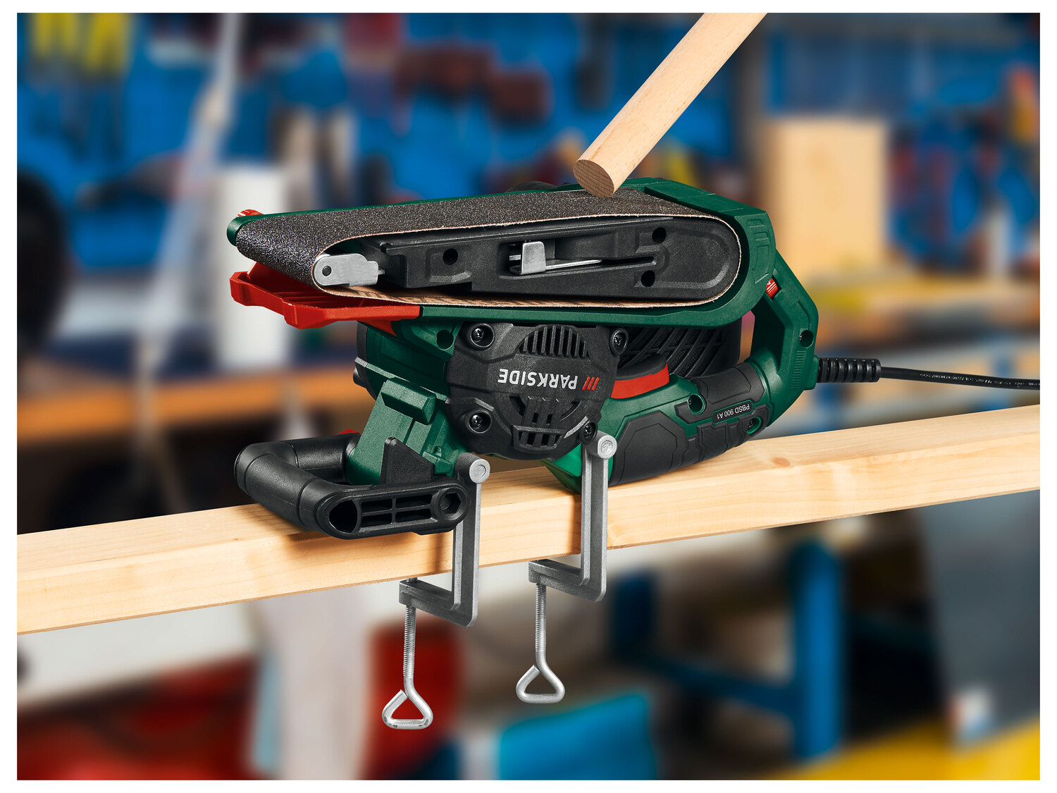 Ponceuse à bande Parkside PBSd900A1, le prix 44.99 €
- Pour poncer le bois, ...