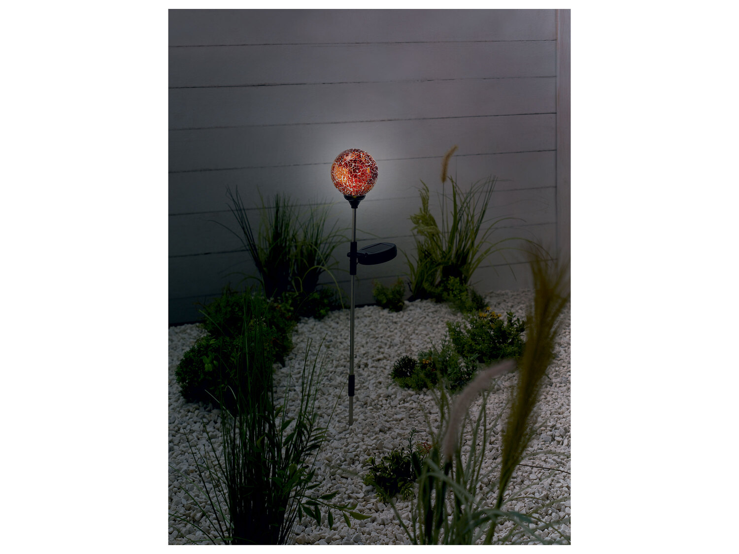 Lampe solaire à LED , le prix 4.99 €
- Hauteur avec piquet : env. 72 cm
- ...