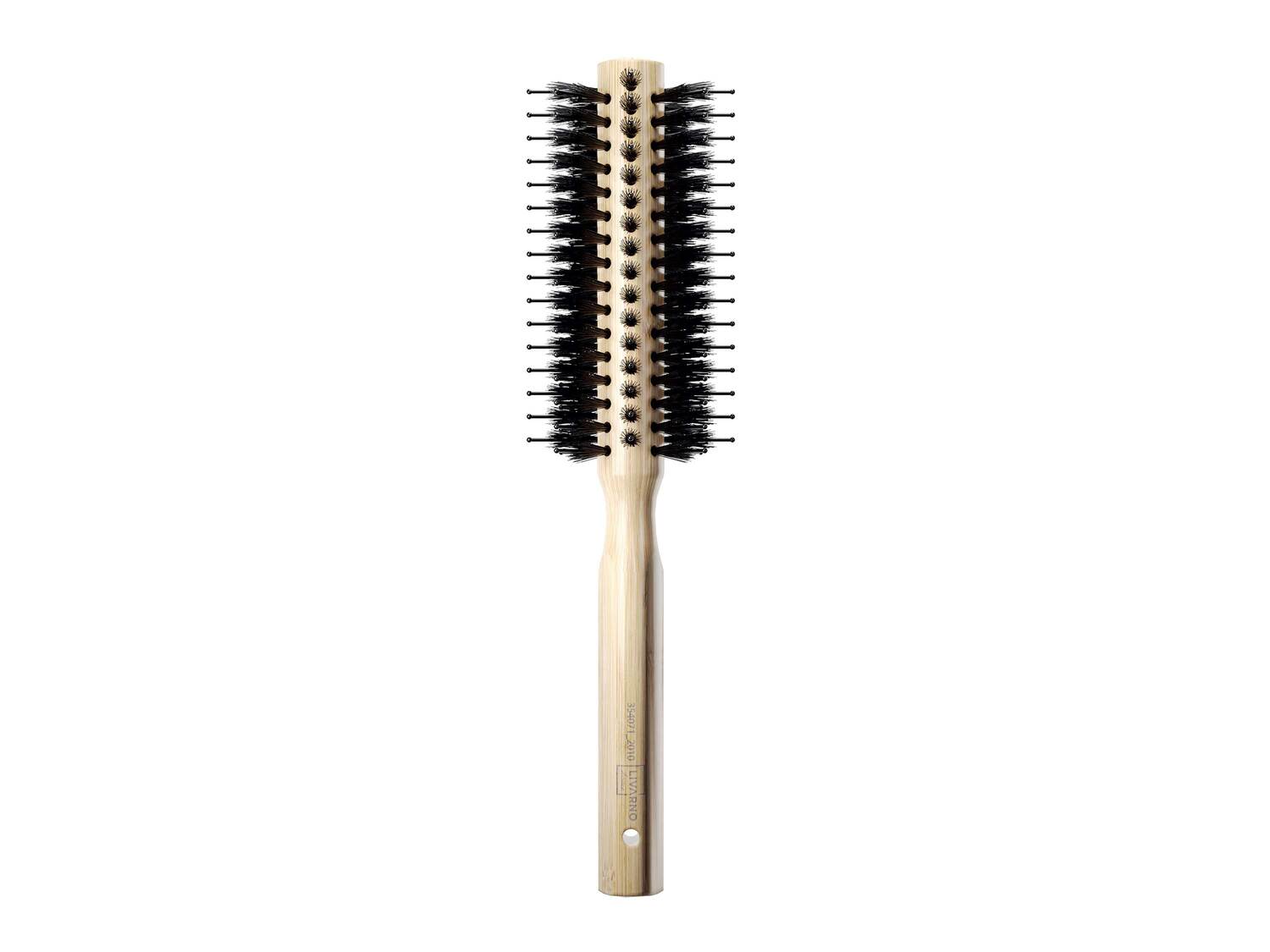 Brosse à cheveux en bambou , le prix 2.99 €
- Autres modèles disponibles dans ...