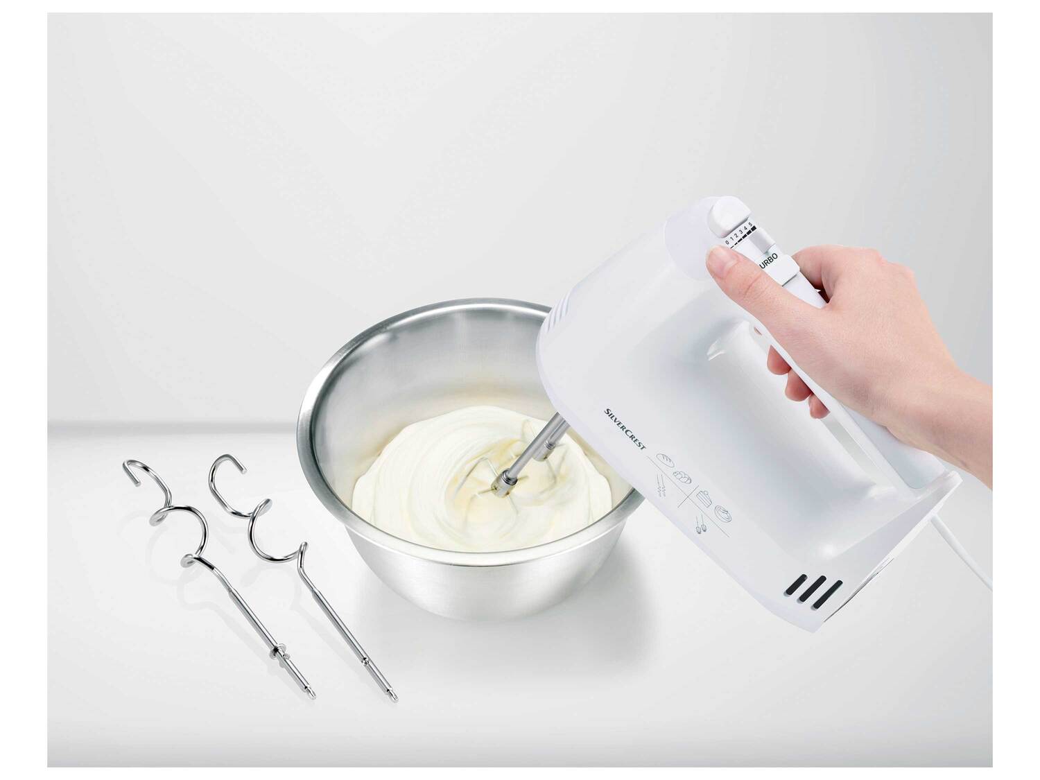 Batteur électrique , le prix 12.99 €
- 300 W
- Pour mélanger battre et pétrir ...