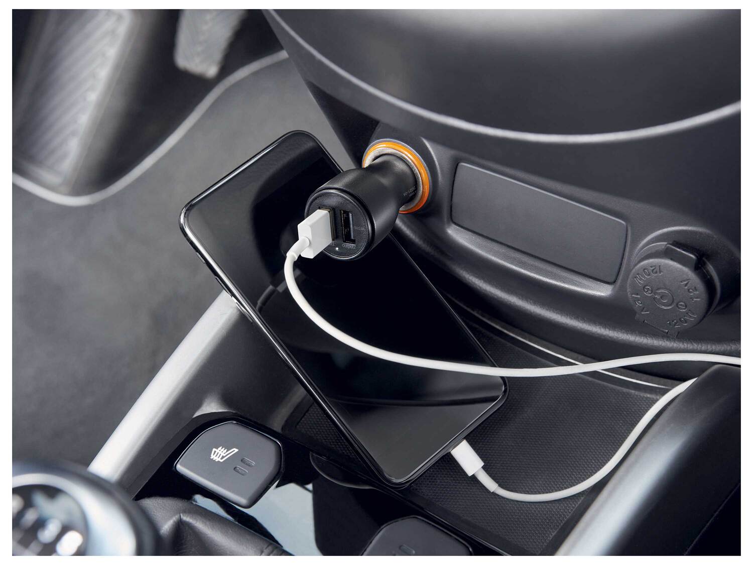 Chargeur allume-cigare , le prix 3.49 €
- Recharge de batterie via allume-cigare ...