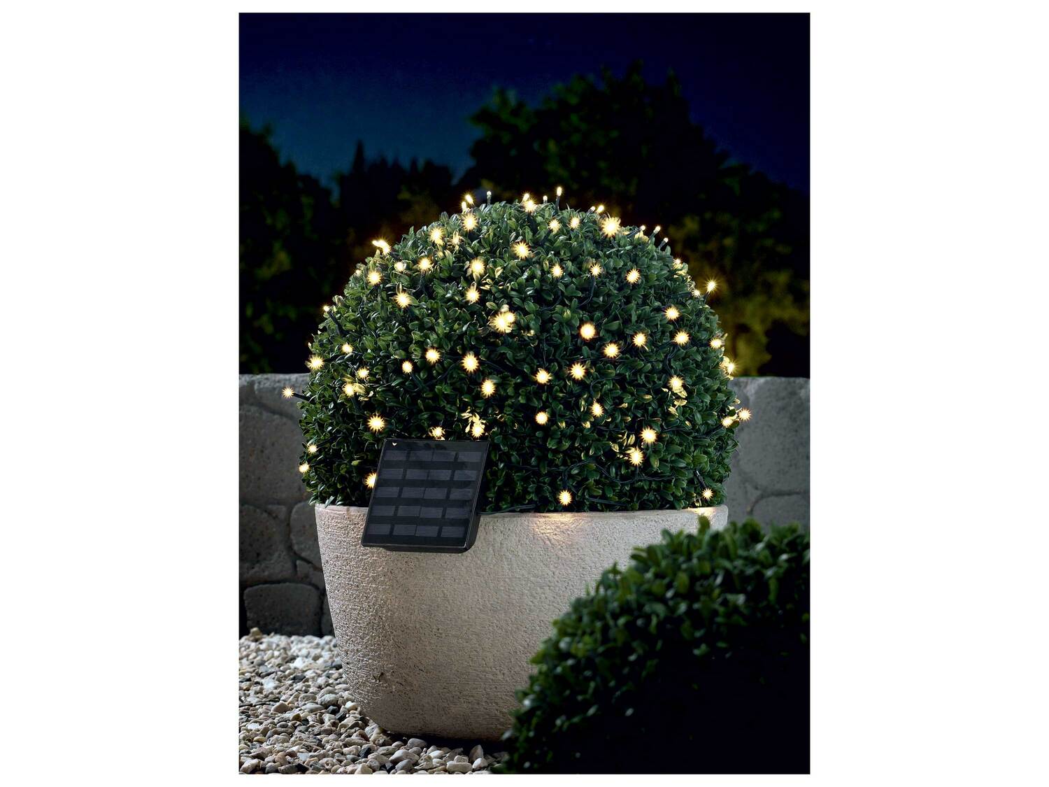 Guirlande lumineuse solaire à LED , le prix 9.99 €
- 2 guirlandes reliées ...