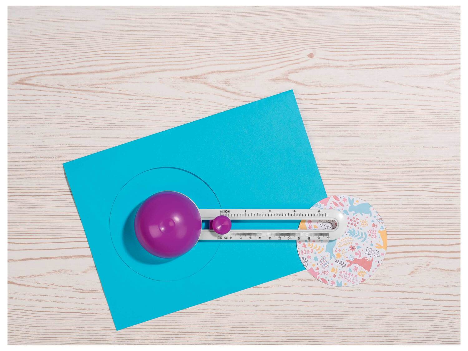 Accessoire de loisirs créatifs , le prix 4.99 €
- Au choix :
- Cutter circulaire ...