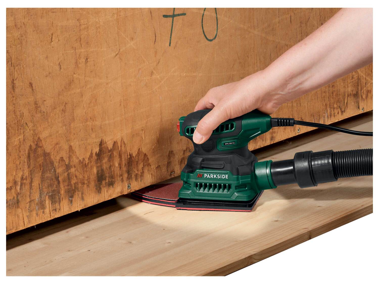 Ponceuse multifonction , le prix 19.99 €
- 200 W
- Plateau 2 en 1 : partie ...