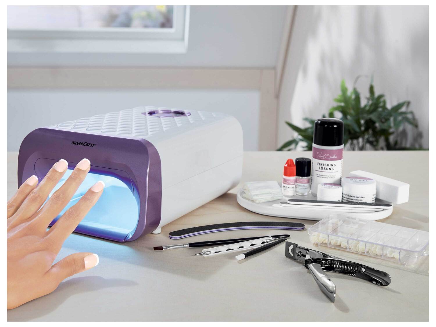 Set de manucure avec sèche-ongles , le prix 34.99 €
- 45 W
- Pour renforcer, ...