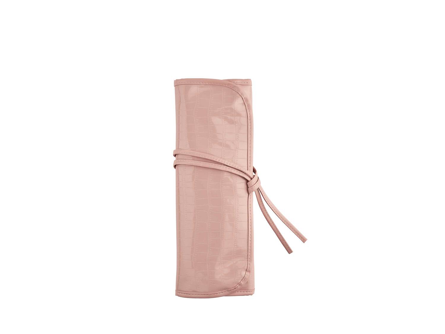 Pinceaux de maquillage , le prix 5.89 €
- 7 pinceaux
- Set de 8
- Poils ...