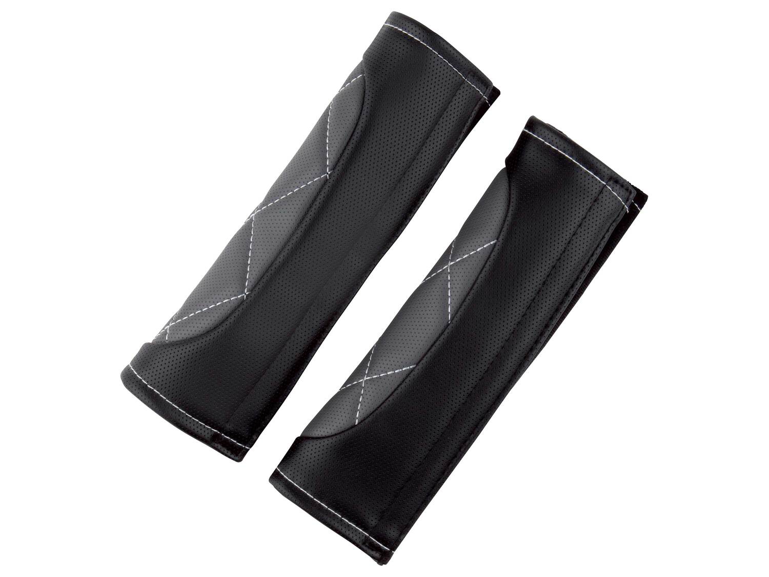 Set couvre-volant et coussinets passe-ceinture , le prix 6.99 €
- Couvre-volants ...
