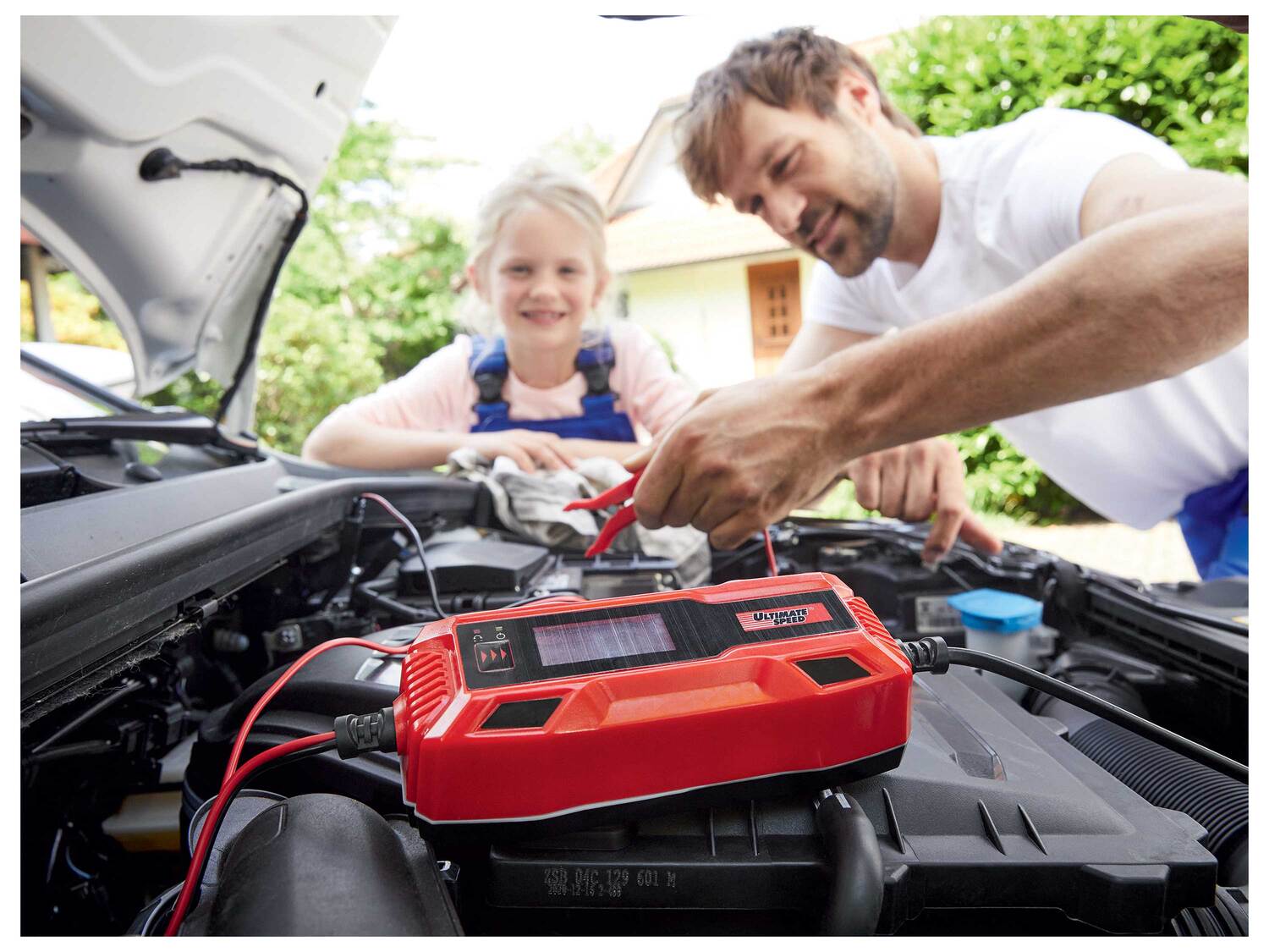 Chargeur de batterie pour voiture , le prix 14.99 €
- Pour toutes les batteries ...