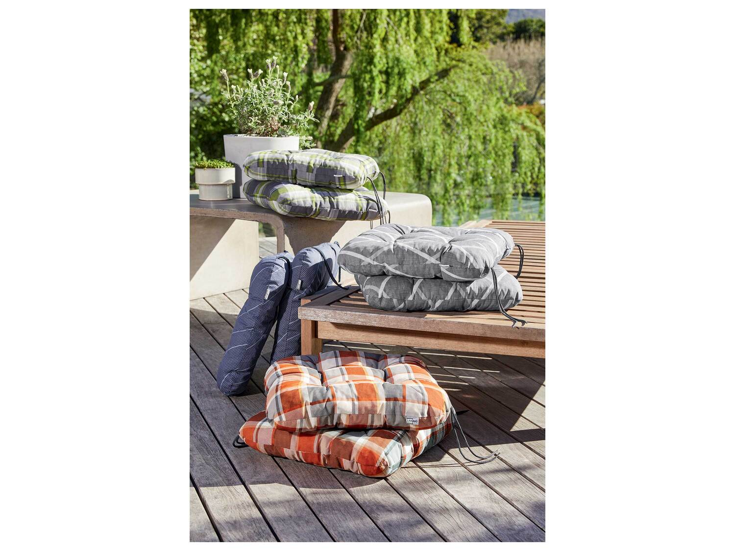 Coussins de chaise , le prix 6.99 €
- Env. 40 x 40 x 6,5 cm
- Lot de ...