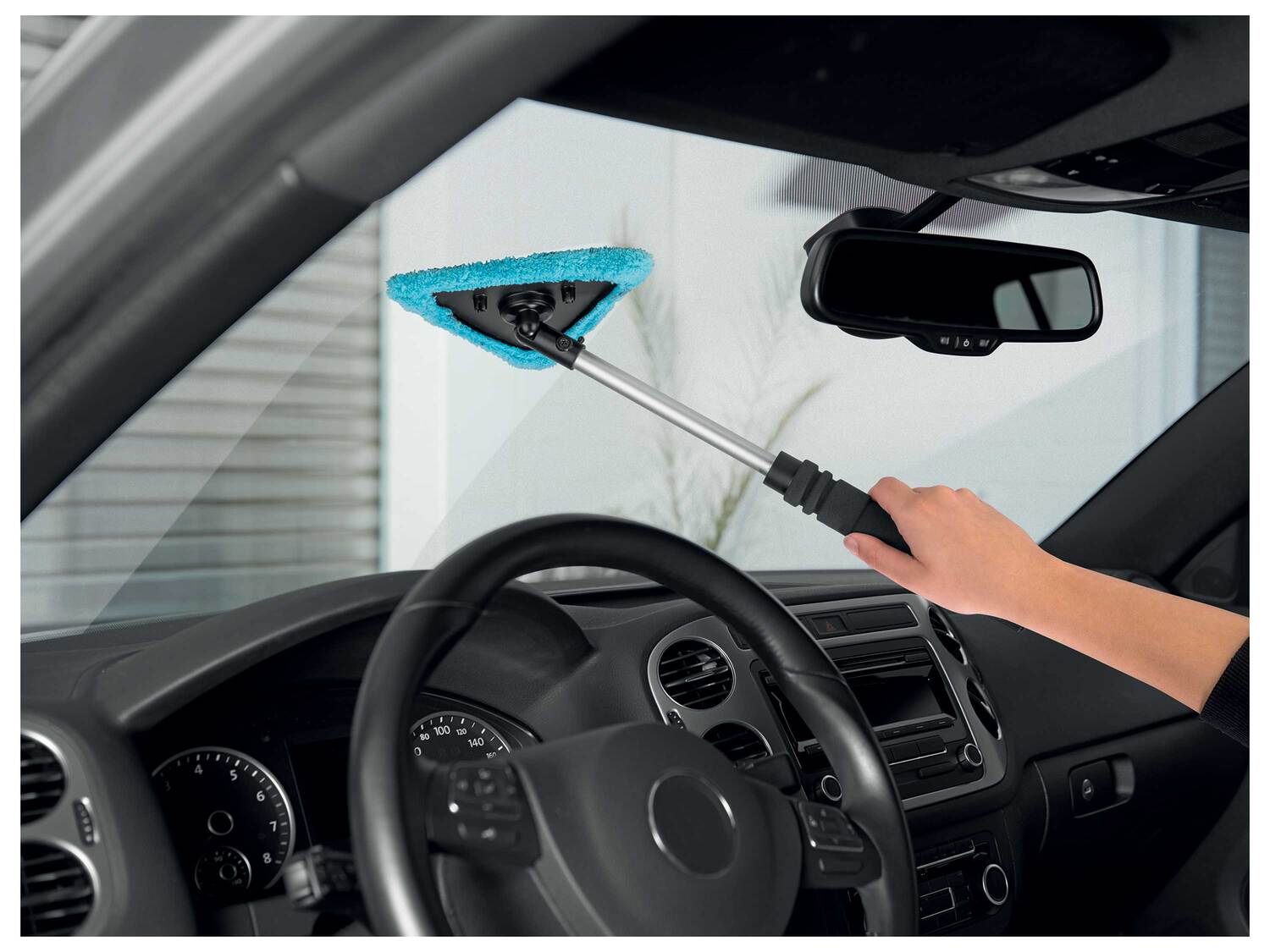 Nettoyeur de vitres auto 2 en 1 , le prix 3.99 €
- Raclette et gratte-givre ...