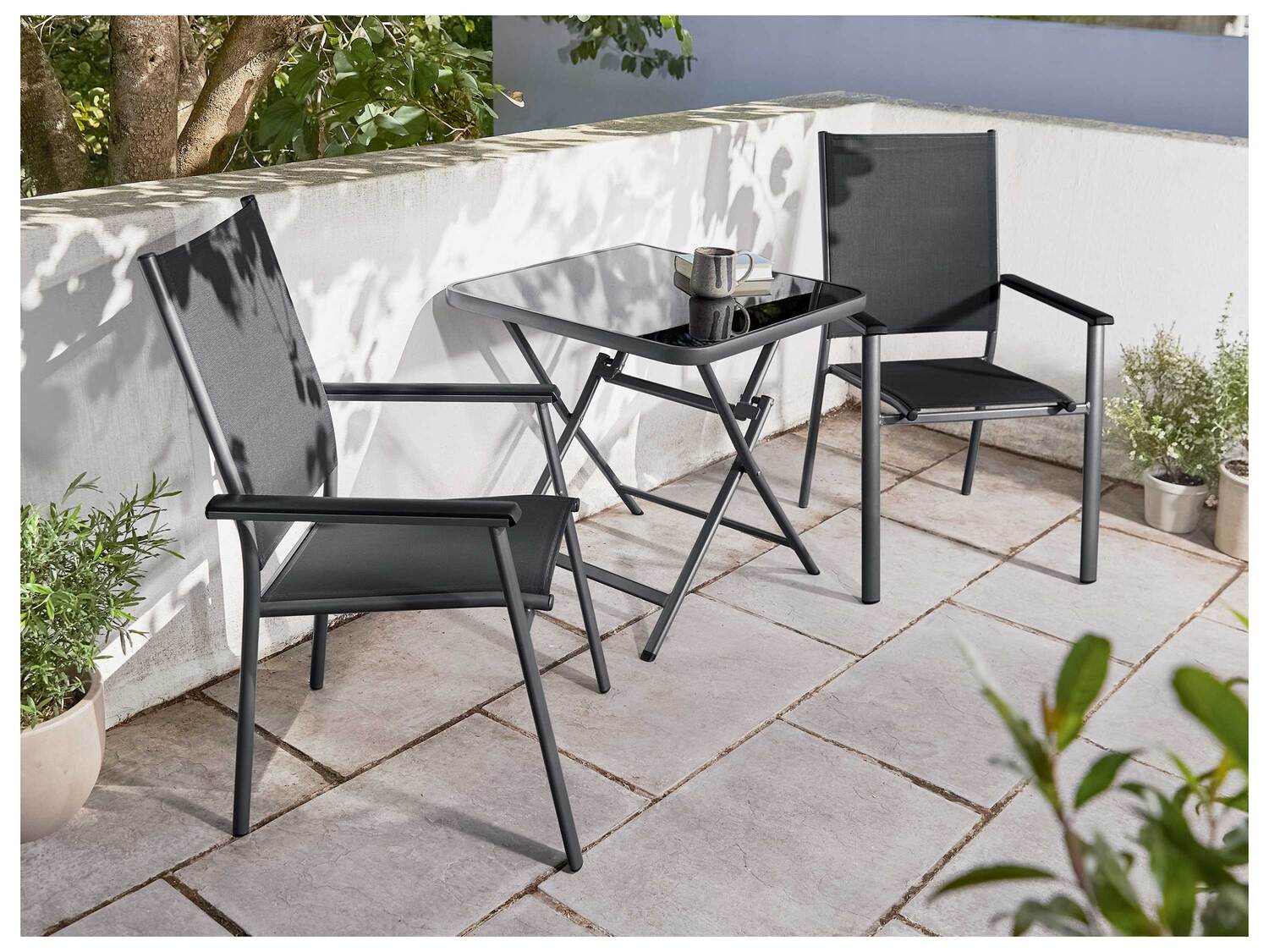 Fauteuil en aluminium , le prix 37.99 €
- Env. 61 x 99 x 66 cm (l x h ...