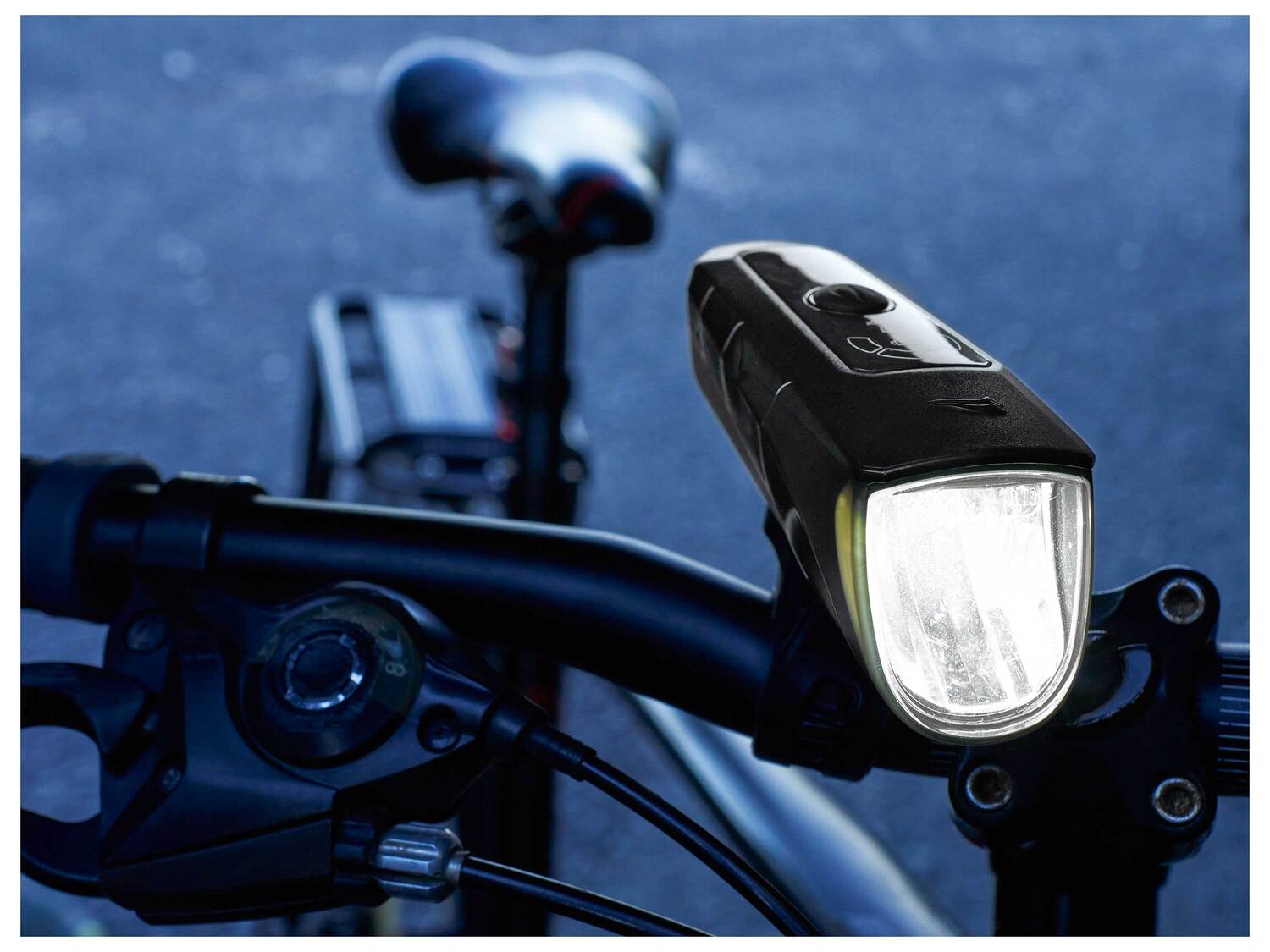 Éclairage à LED pour vélo , le prix 14.99 €
- Feu avant : sans fil ultra-lumineux ...