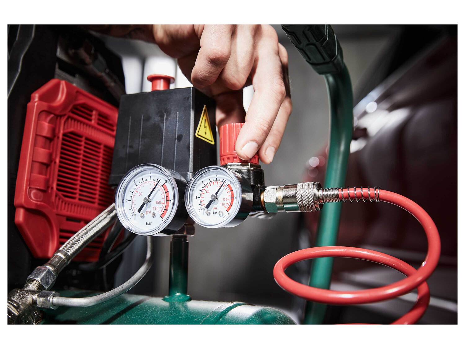 Compresseur silencieux , le prix 129.00 €
- 1,5 kW
- Env. 24 L
- Poids : env. ...