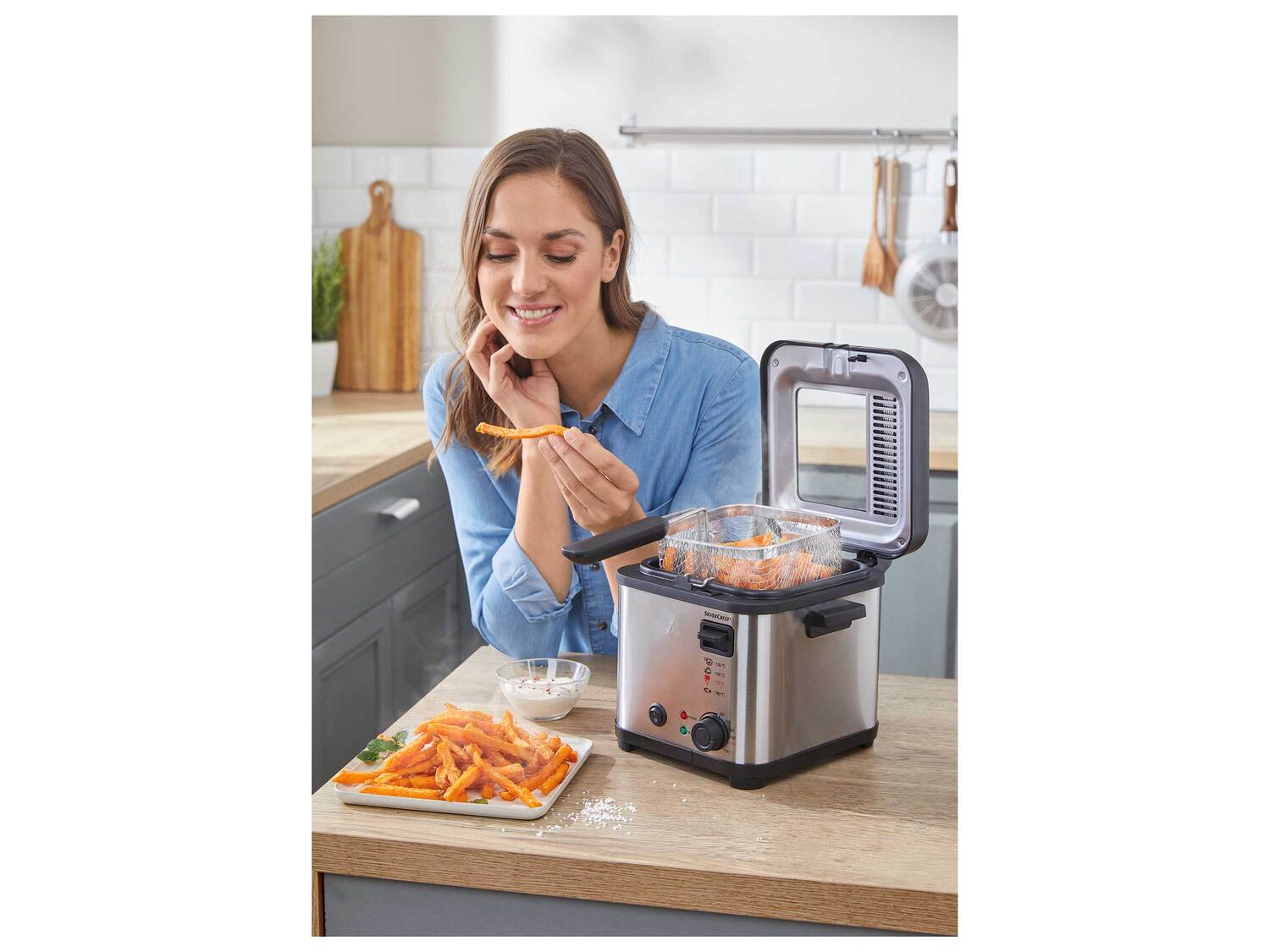 Mini-friteuse , le prix 29.99 €
- 850 W
- Env. 1,2 L
- Couvercle amovible ...