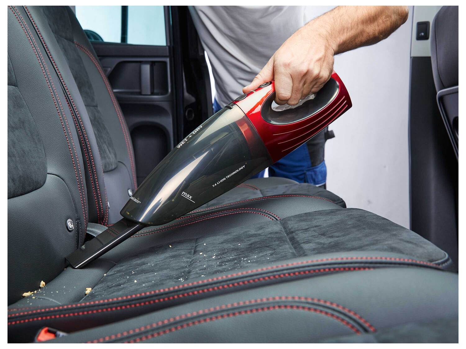 Aspirateur à main eau et poussière , le prix 18.99 €
- Capacité :
- Poussières ...