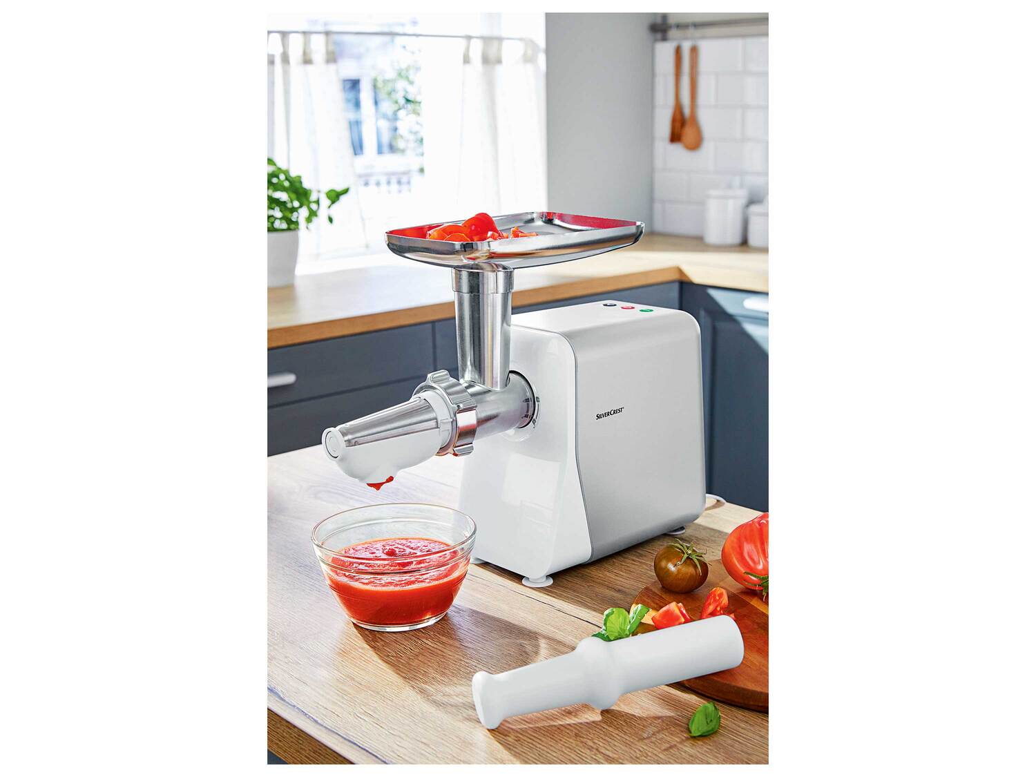 Hachoir à viande avec broyeur de tomates , le prix 46.99 €
- 350 W
- Transforme ...