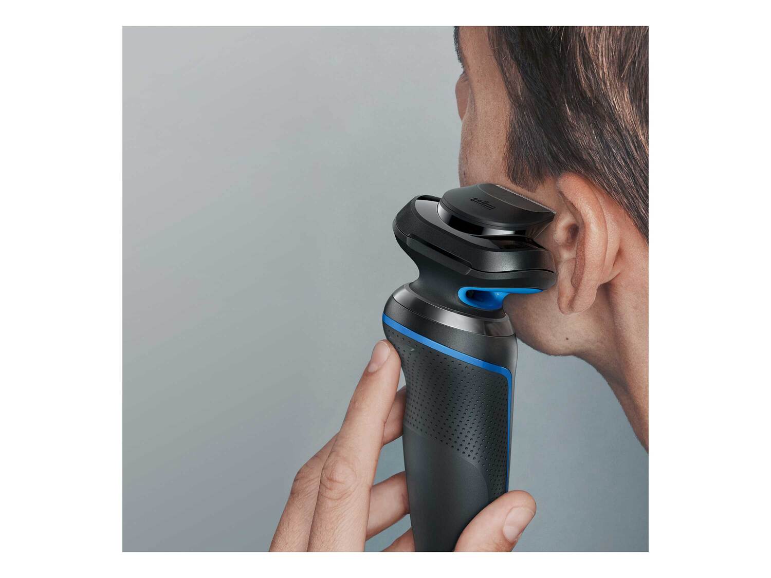 Rasoir électrique , le prix 99.99 €
- 3 lames flexibles qui épousent les contours ...