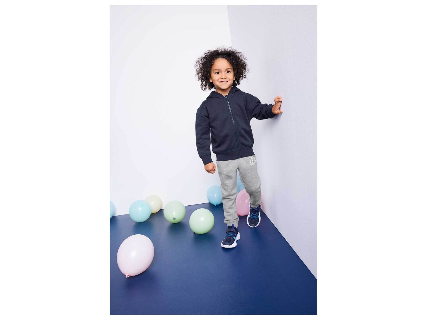 Sweat zippé , le prix 7.99 €
- Au choix :
- Du 12/24 mois (86/92 cm) ...