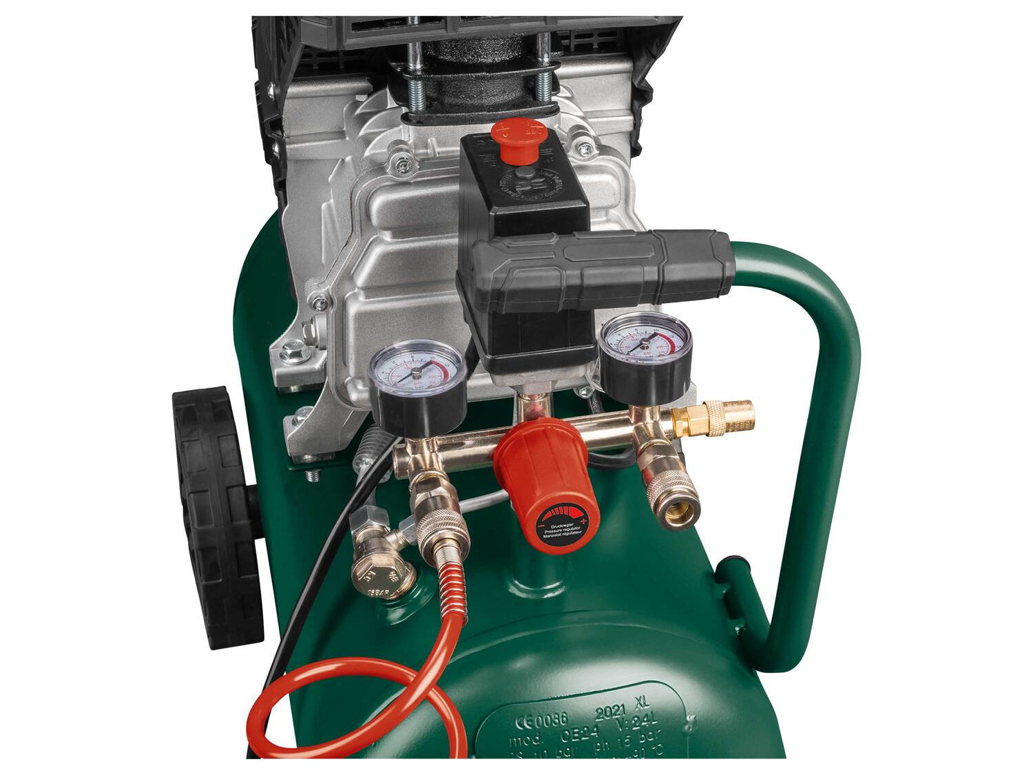 Compresseur , le prix 139.00 €
- 2,45 CV
- Cuve d'env. 24 L avec vis ...