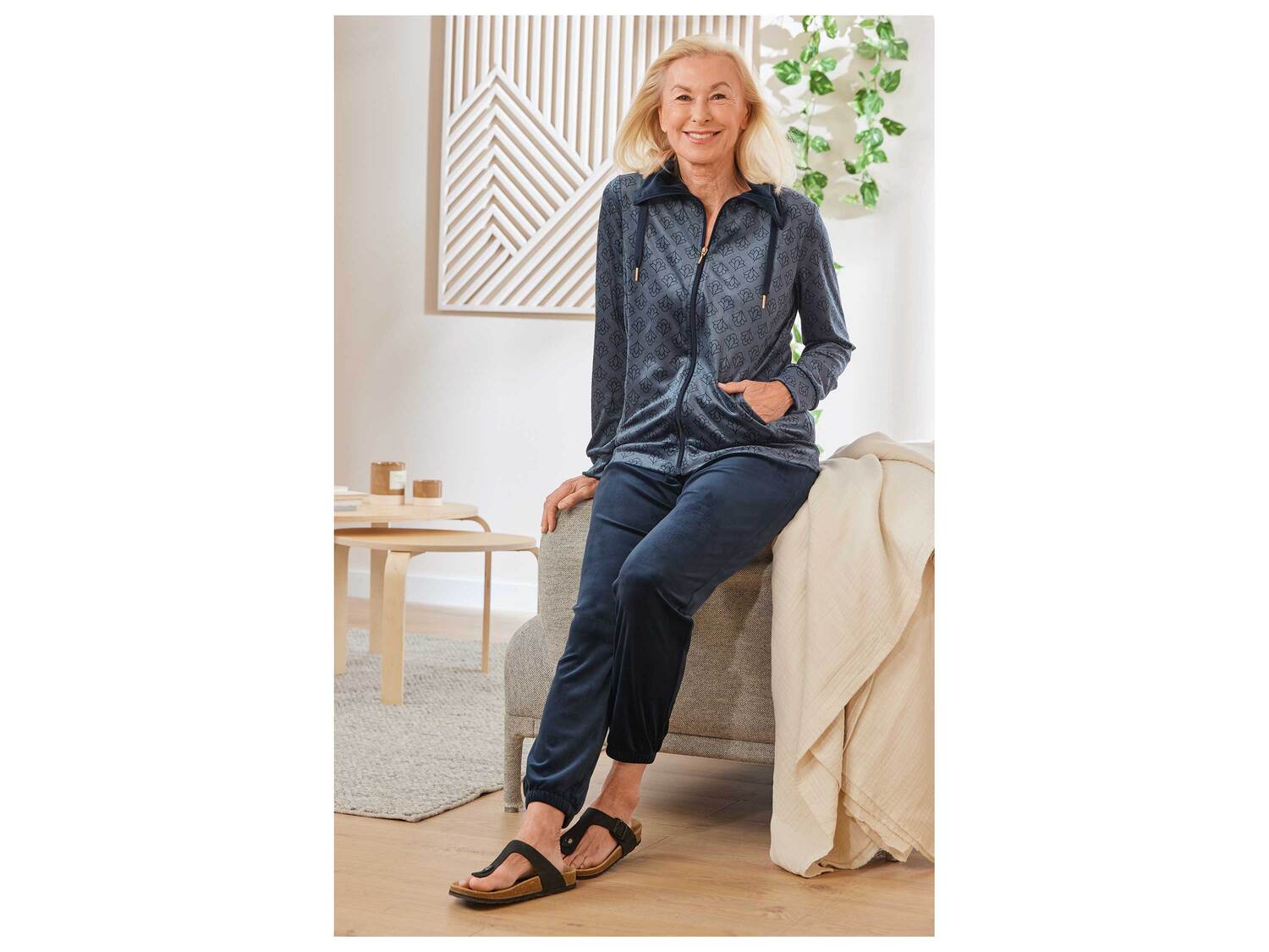 Ensemble velours , le prix 16.99 €
- Du S au XL selon modèle
- ...