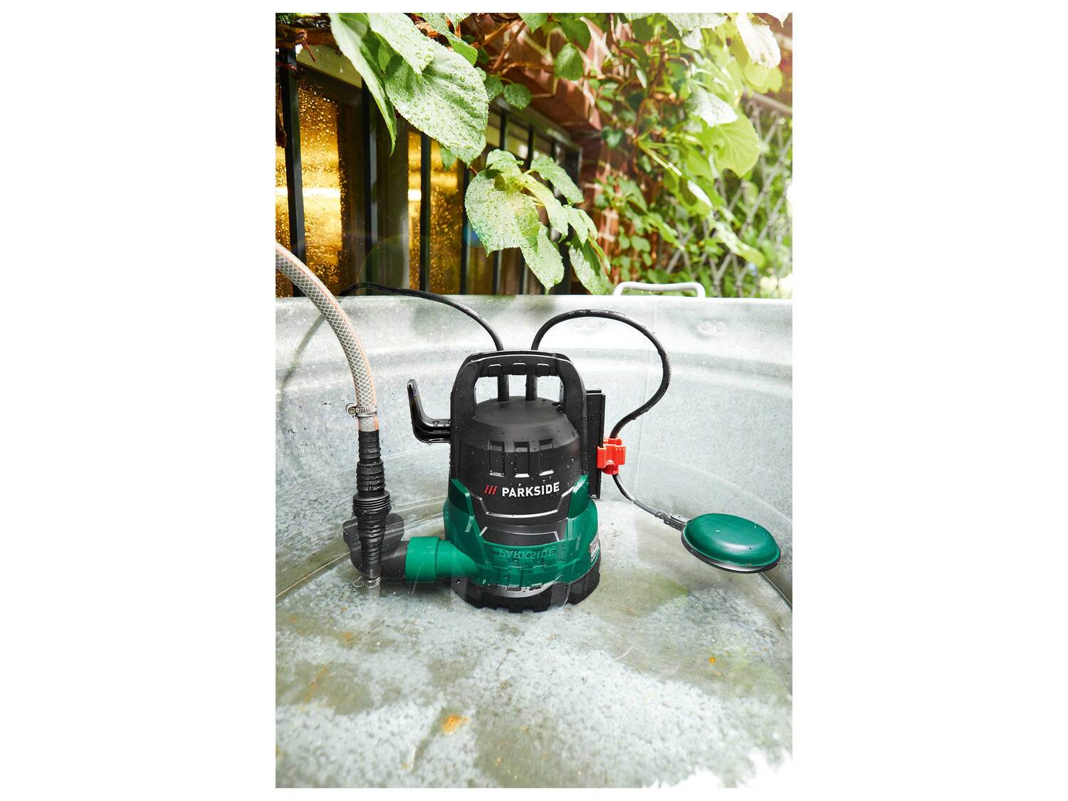 Pompe à eau claire immergée , le prix 34.99 €
- Moteur 400 W avec protection ...