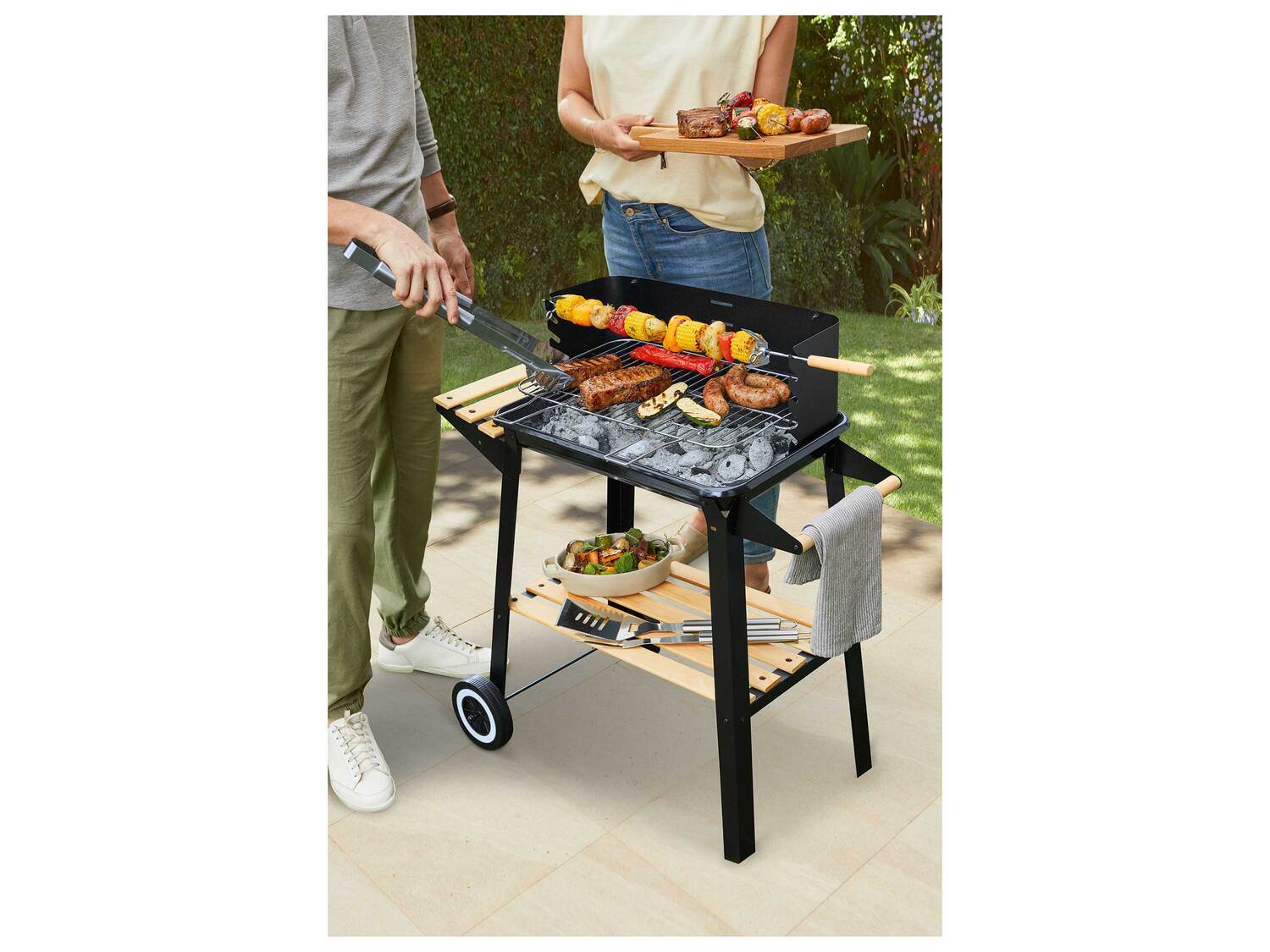 Barbecue à charbon de bois , le prix 26.99 €
- Env. 84 x 86 x 45 cm ...