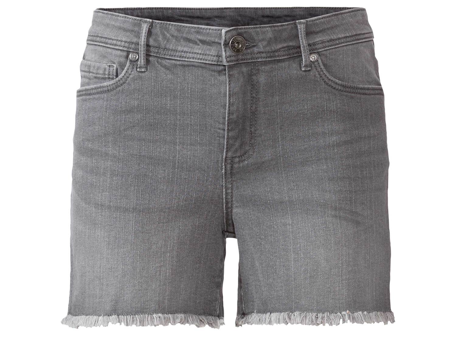 Short en jean , le prix 7.99 &#8364; 
- Du 36 au 48 selon mod&egrave;le
- ...