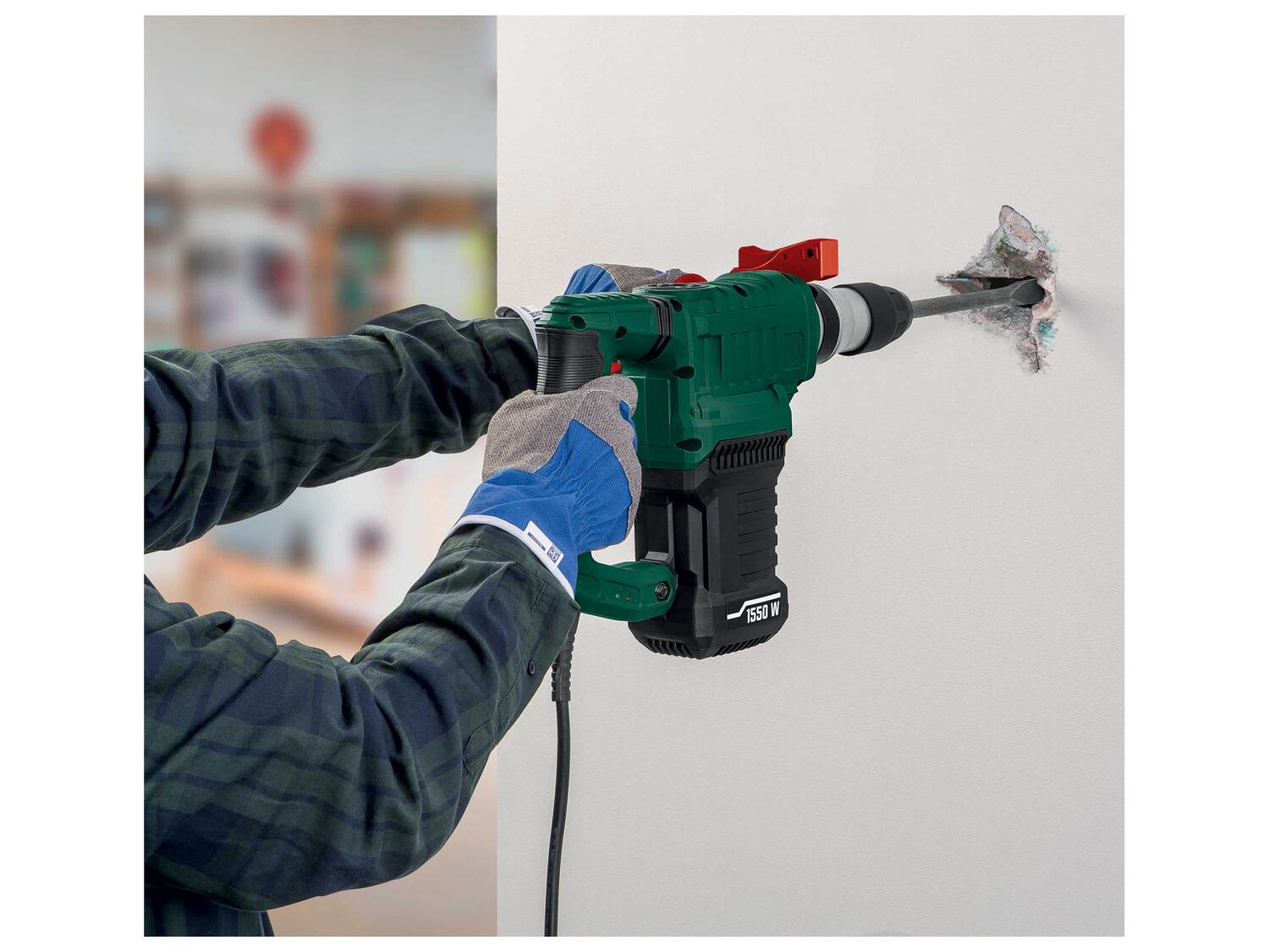Marteau perforateur burineur , le prix 64.99 €
- 1 550 W
- Force de frappe ...