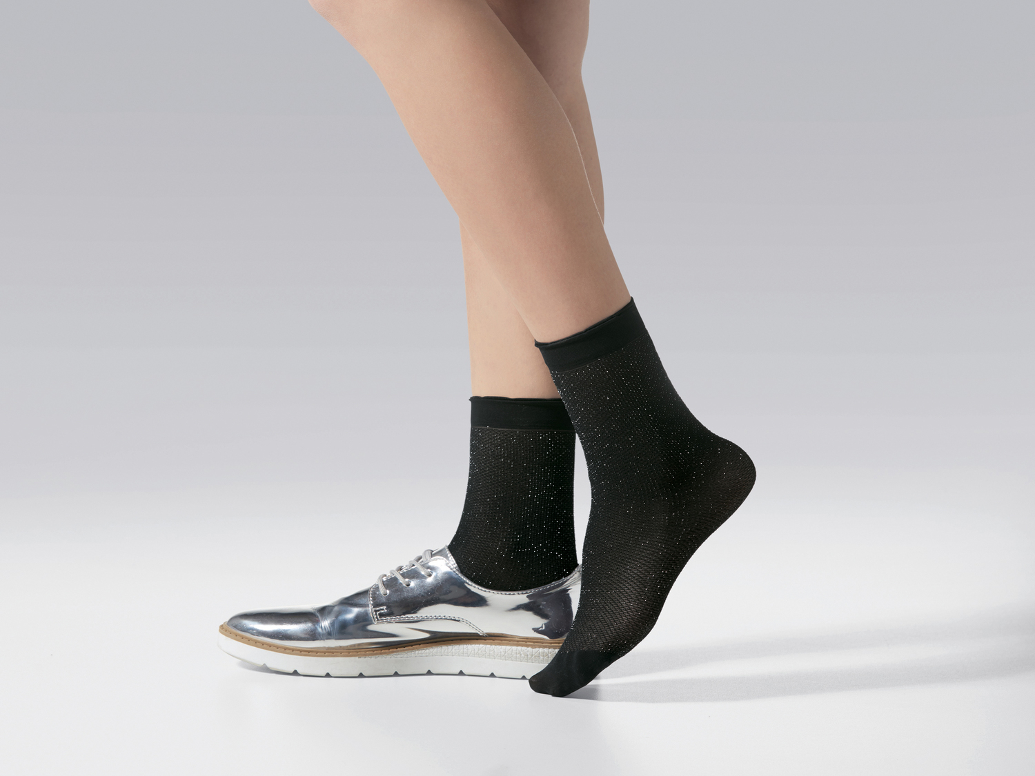 Chaussettes fines , le prix 1.99 €
- Ex. 52 % coton et 48 % polyamide
- 20 ...