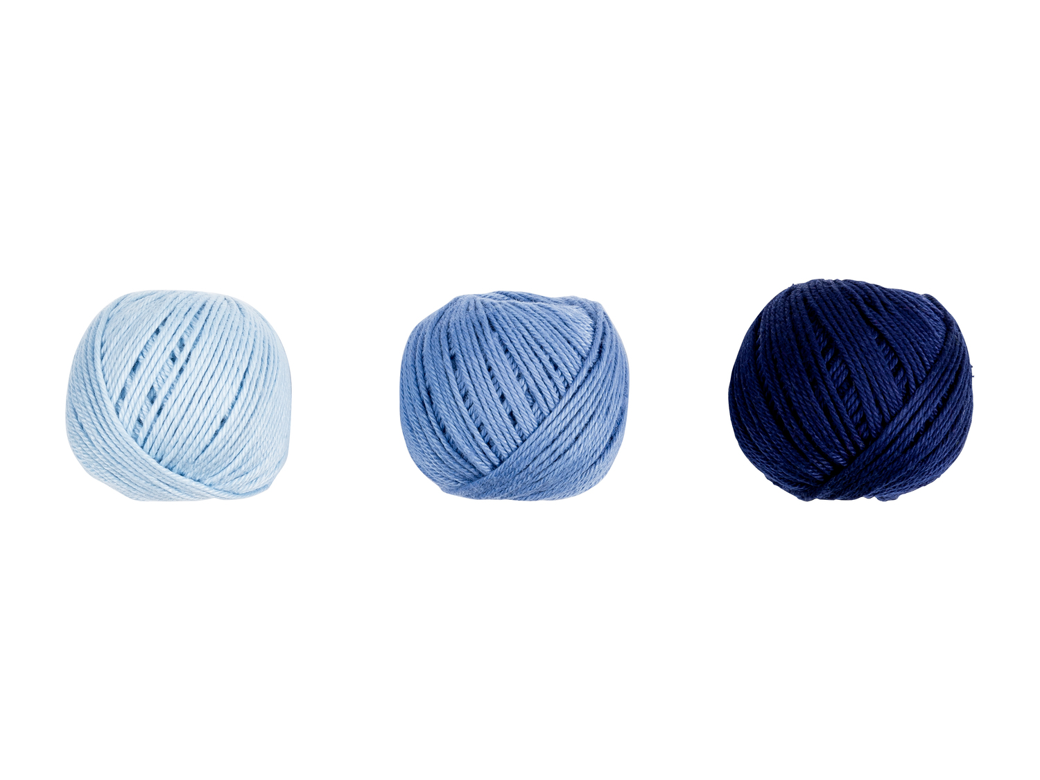 Accessoires de couture ou tricot , le prix 2.49 €
- Au choix : fil à coudre, ...