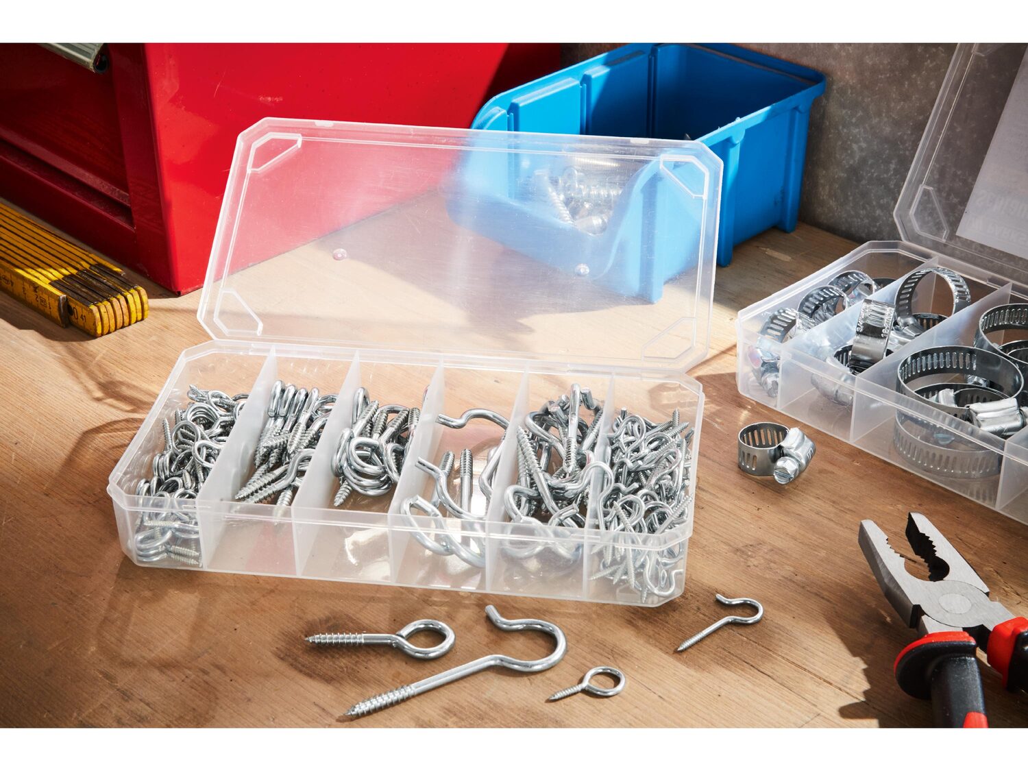 Assortiment de petites pièces , le prix 2.99 €
- Assortiment de rivets aveugles ...