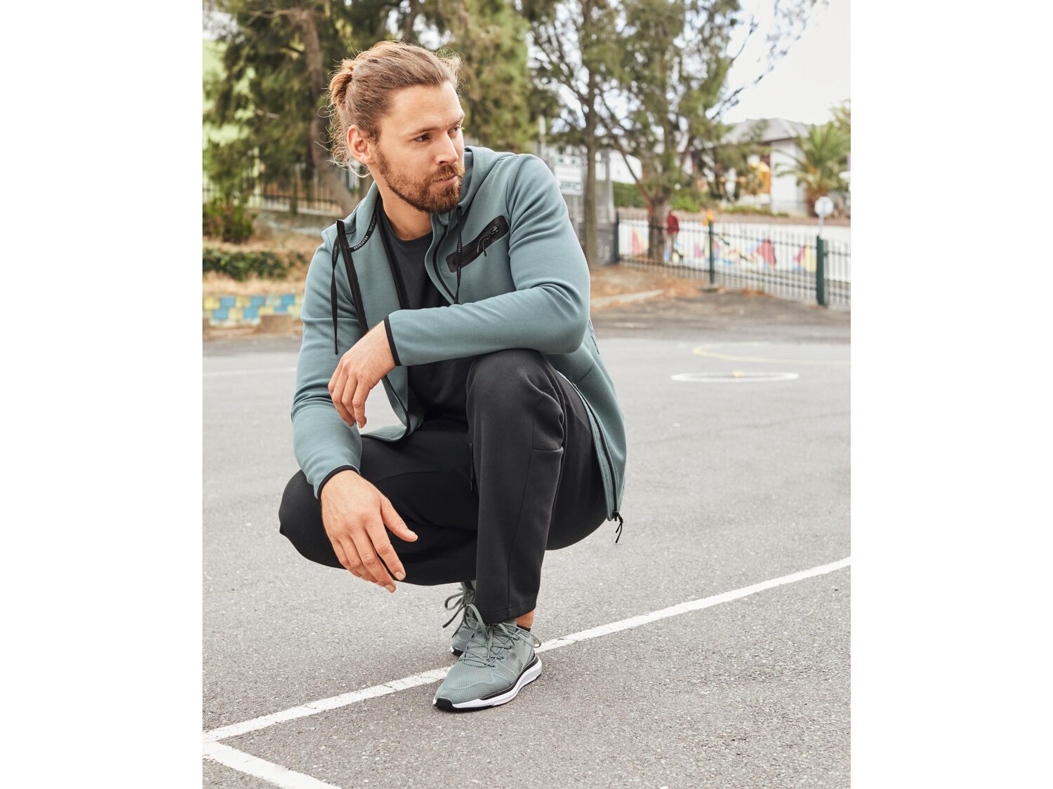 Sweat zippé , le prix 12.99 €
- Du S au XL selon modèle.
- Poche poitrine ...
