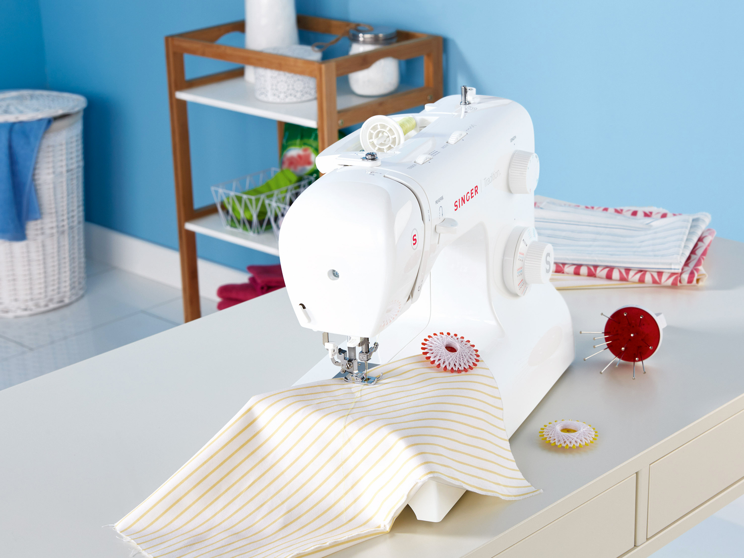 Machine à coudre Element by Pfaff 1070, le prix 79.00 €
- Réglage de la tension
- ...