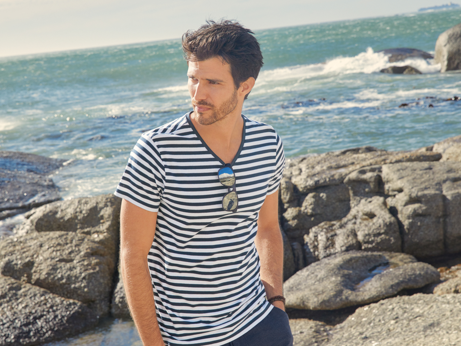 T-shirt , le prix 3.99 €
- Du S au XL selon modèle.
- Ex. 60 % coton et 40 ...