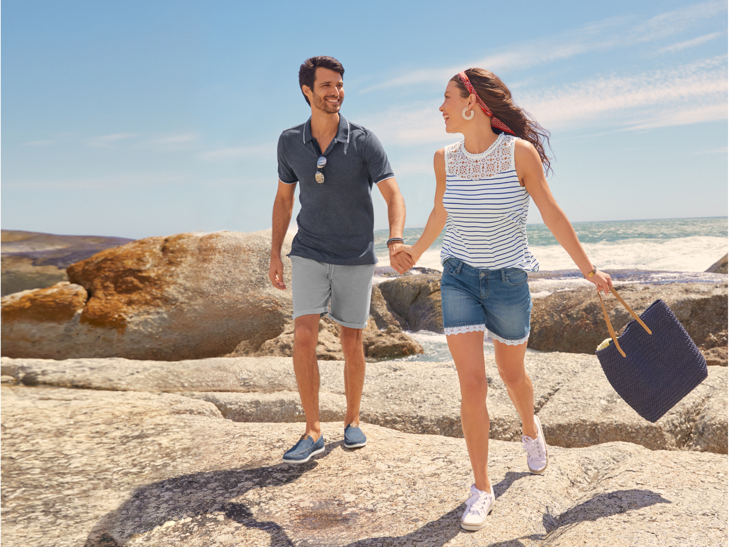 Short en jean , le prix 7.99 €
- Du 36 au 48 selon modèle.
- Ex. 98 % coton ...