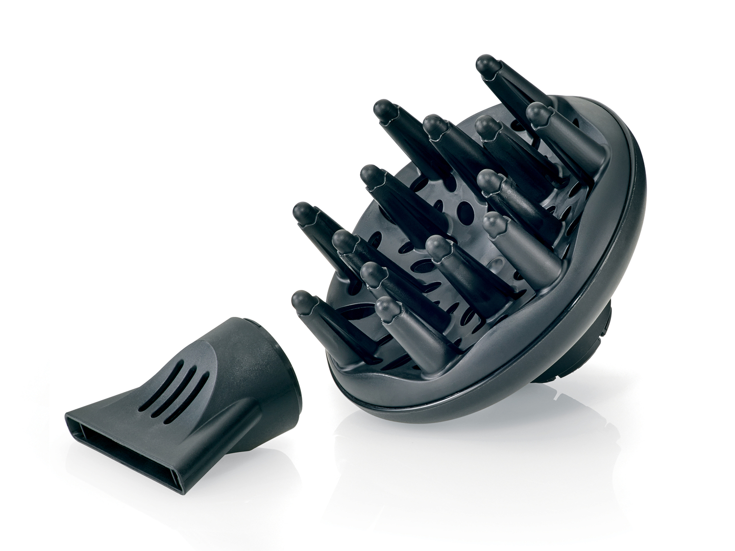 Sèche-cheveux à technologie ionique , le prix 17.99 €
- 2 400 W
- 2 ...