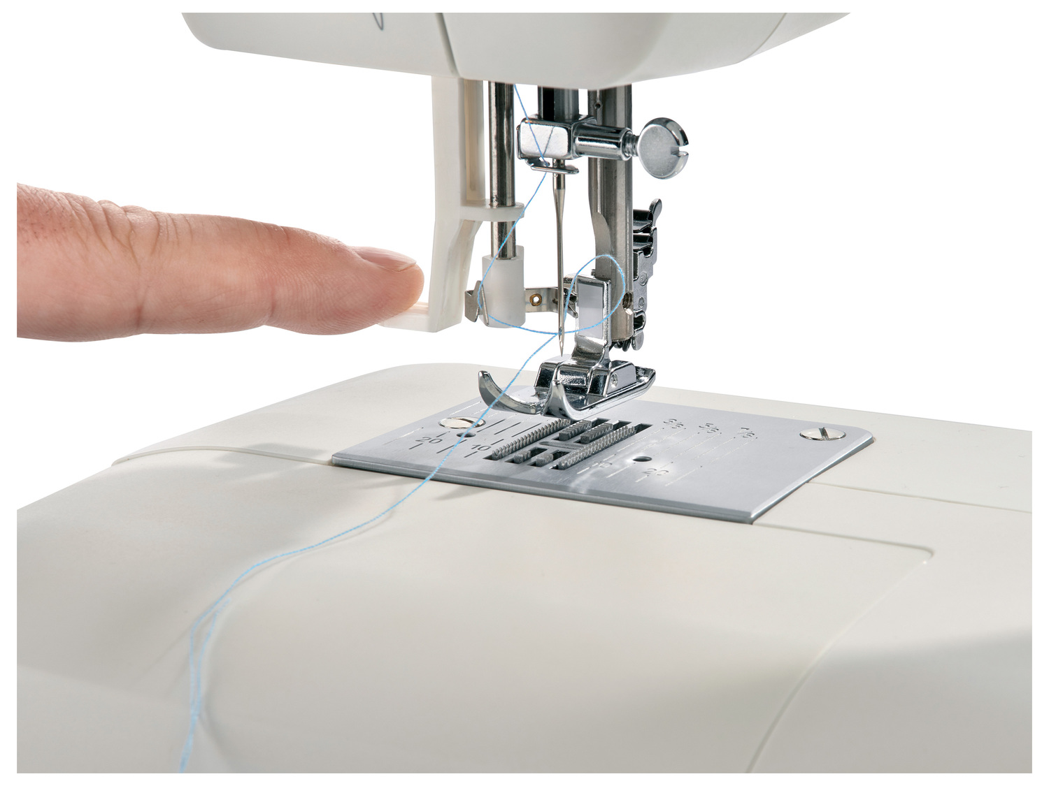 Machine à coudre Silvercrest, le prix 74.99 €
- Quantités limitées à 12 ...