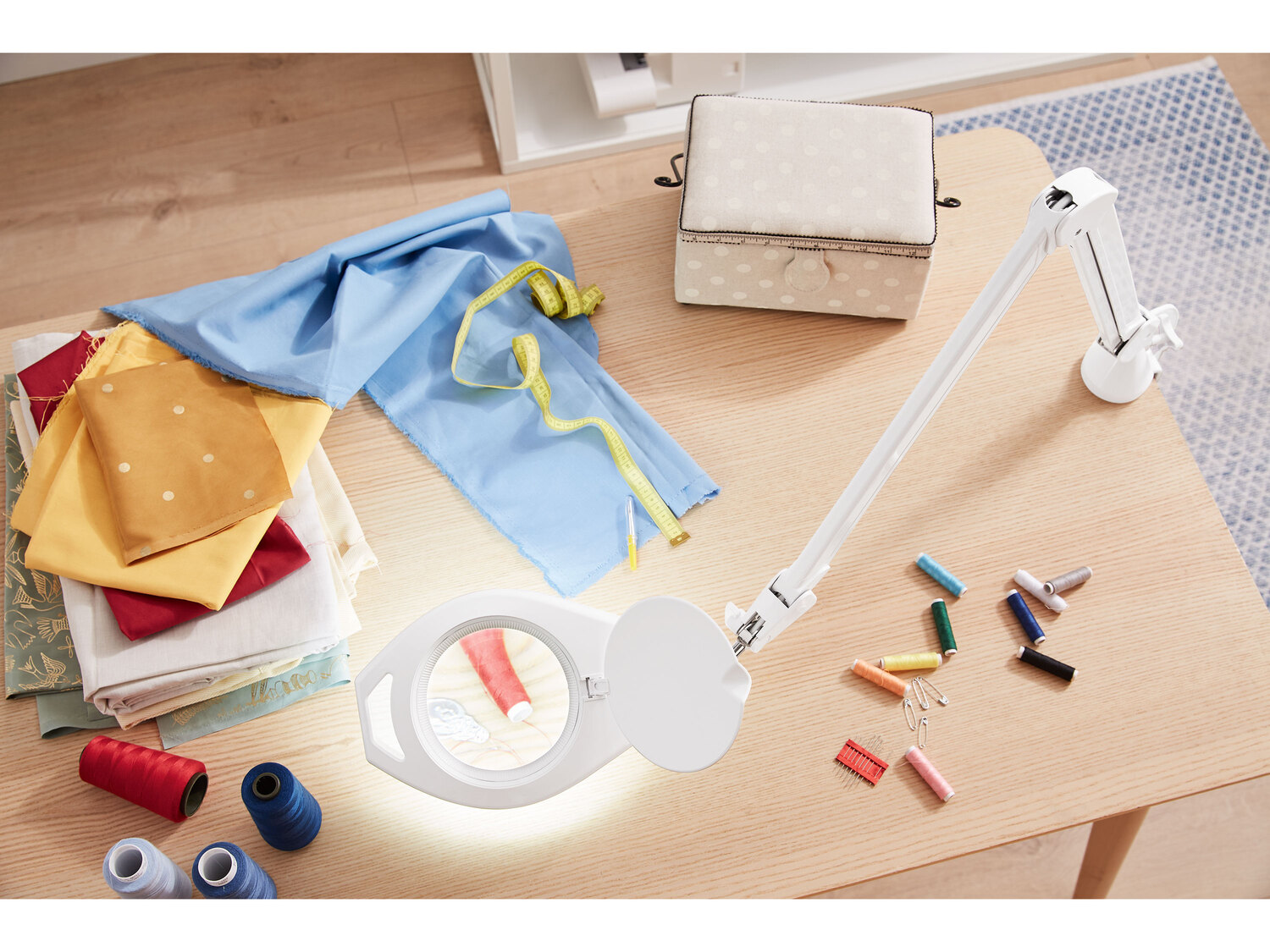 Loupe à LED , le prix 34.99 €
- Hauteur totale max. : env. 75 cm
- Lentille ...