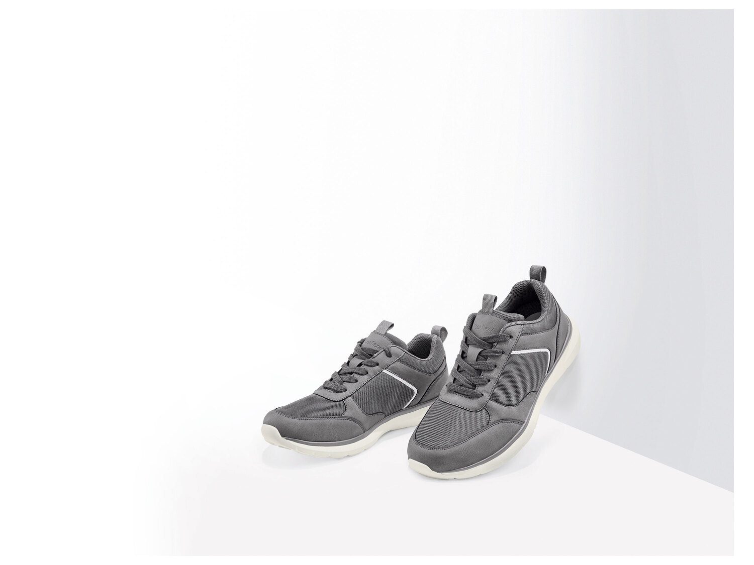 Sneakers femme ou homme , le prix 13.99 €
- Au choix : Sneakers femme, du 36 ...