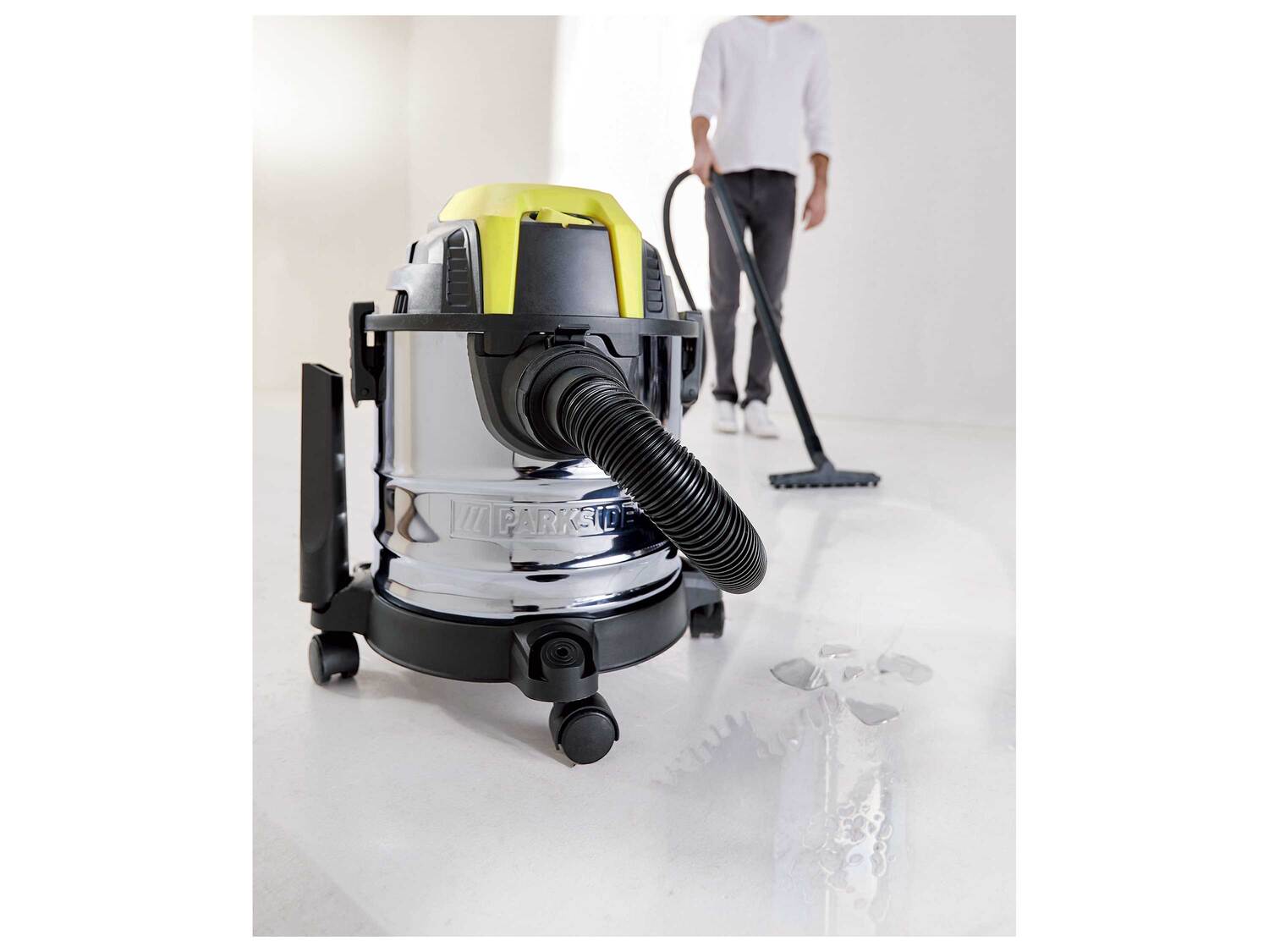 ASPIRATEUR EAU ET POUSSIÈRE , le prix 29.99 €
- 1 200 W
- Env. 12 L
- Appareil ...