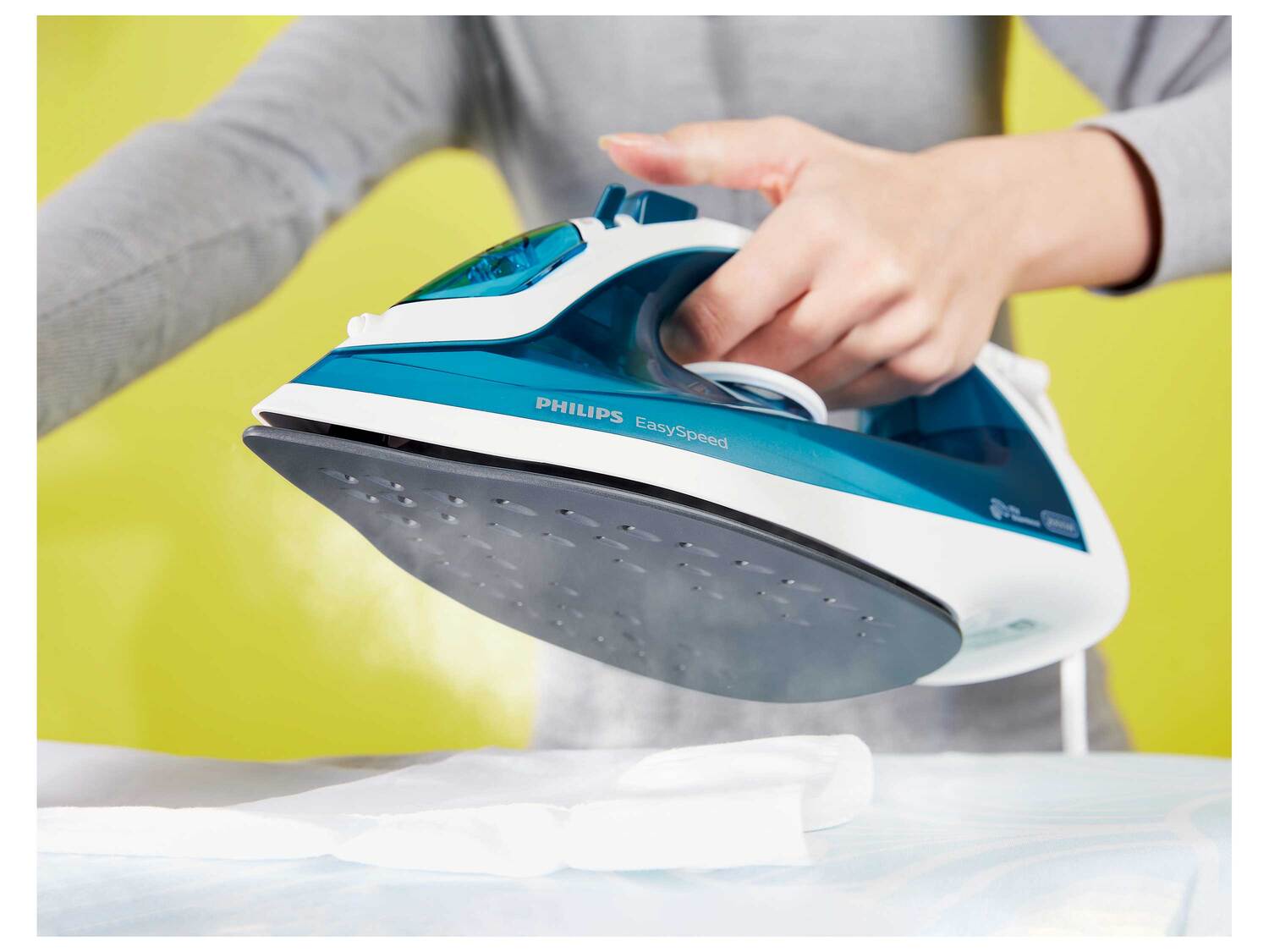 Fer à repasser vapeur Philips, le prix 16.99 €
- 2 000 W
- Effet pressing ...