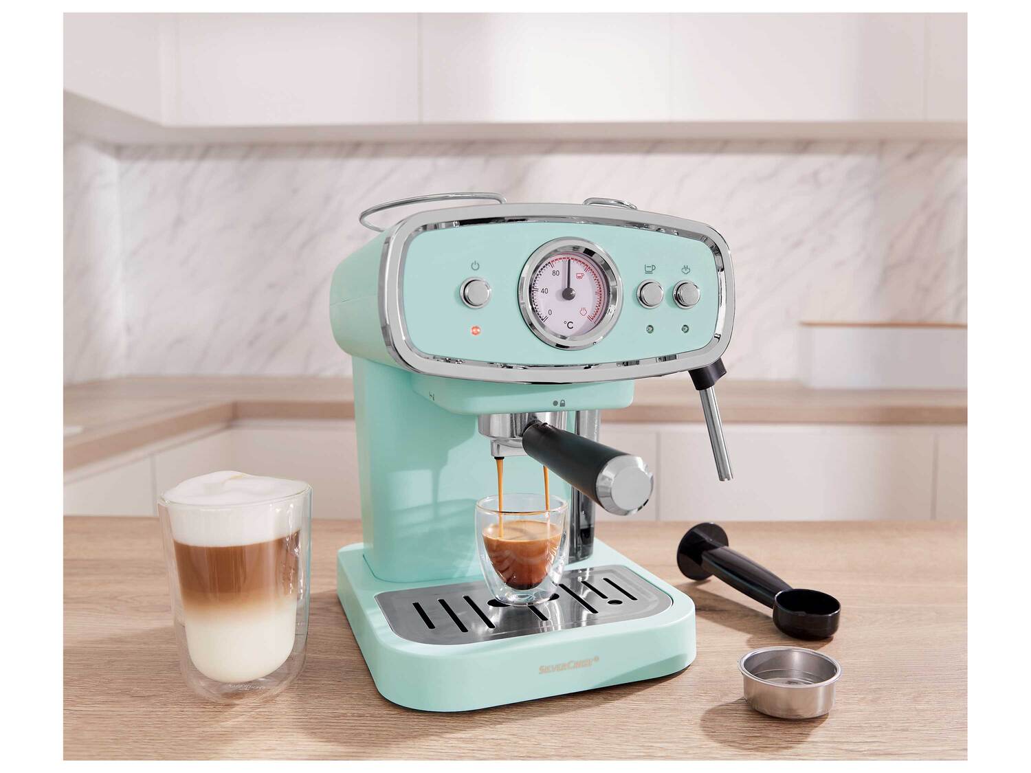 Machine à expresso , le prix 69.99 €
- 1 050 W
- Pression d'env. ...