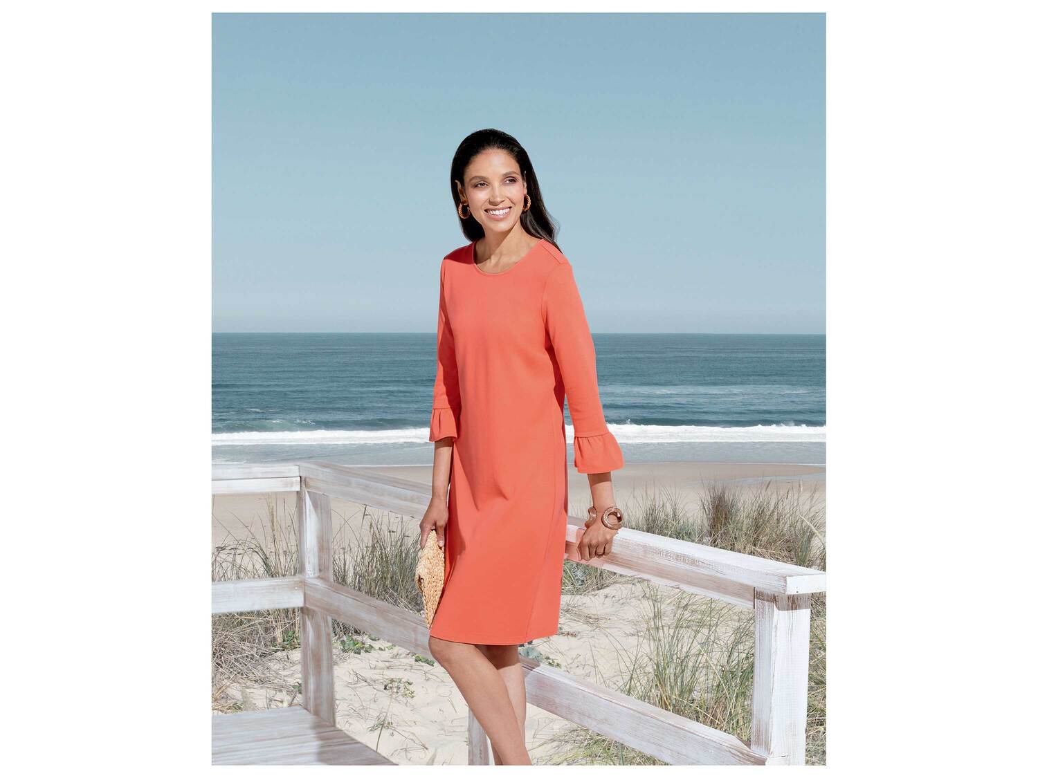 Robe , le prix 9.99 €
- Du M au XL selon modèle.
- Ex. 65 % viscose (LENZING™ ...