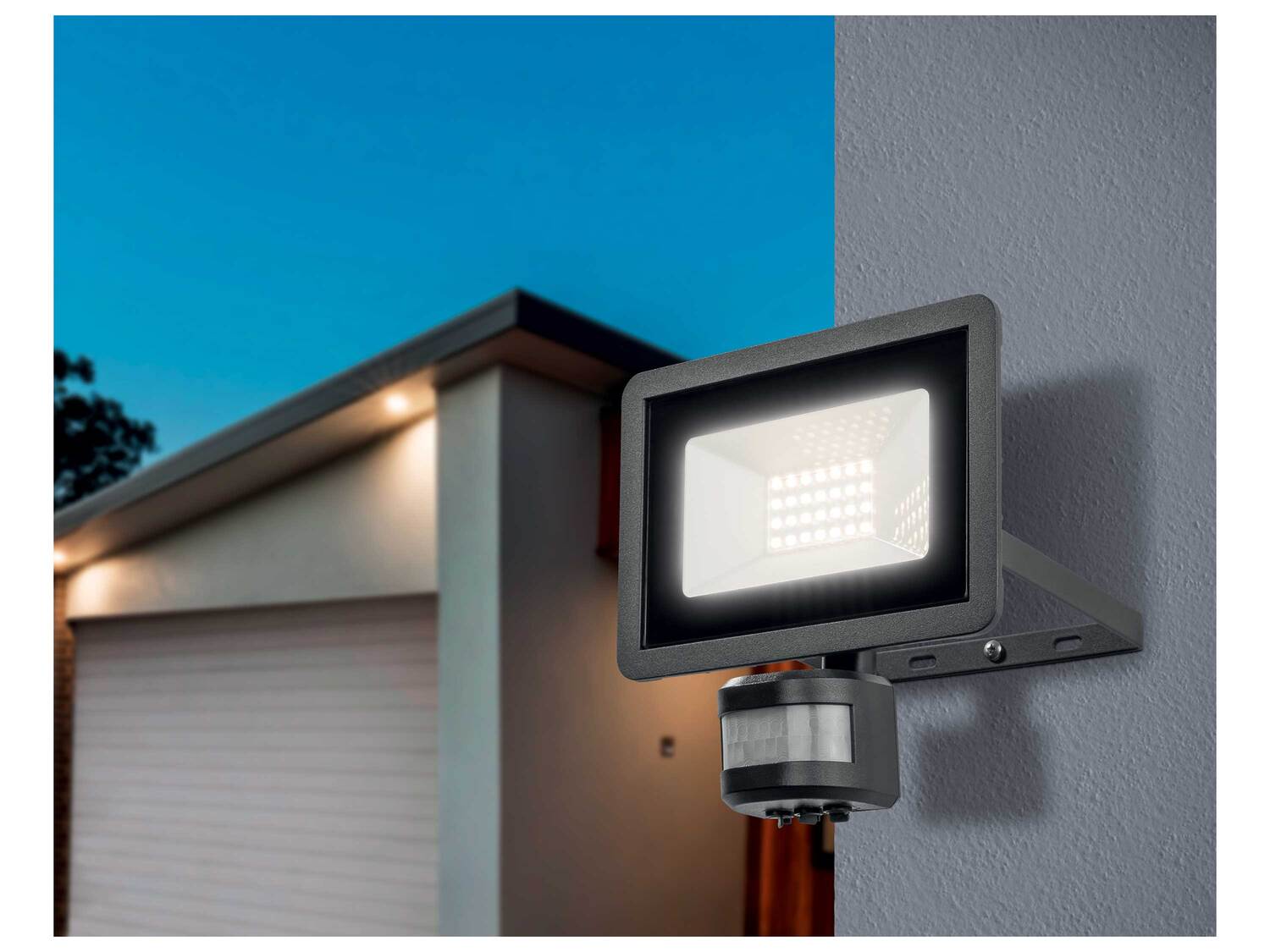 Projecteur extérieur à LED , le prix 18.99 €
- Env. 24 W
- Flux lumineux ...