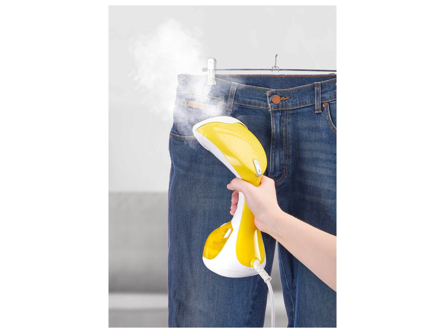 Défroisseur à main , le prix 21.99 €
- 1 300 W
- Réservoir ...