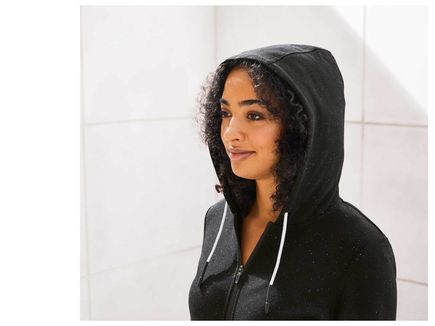 Sweat zippé , le prix 13.99 €
- Du S au L selon modèle
- ...