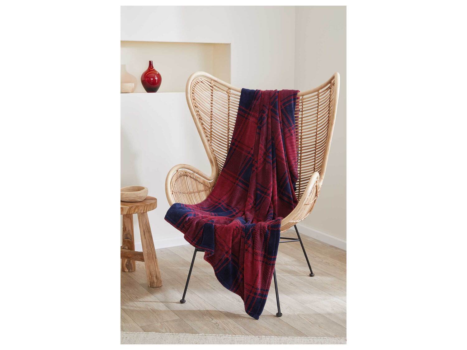 Plaid , le prix 8.99 €
- Env. 150 x 200 cm
- Ex. 100 % polyester (dont microfibre) ...