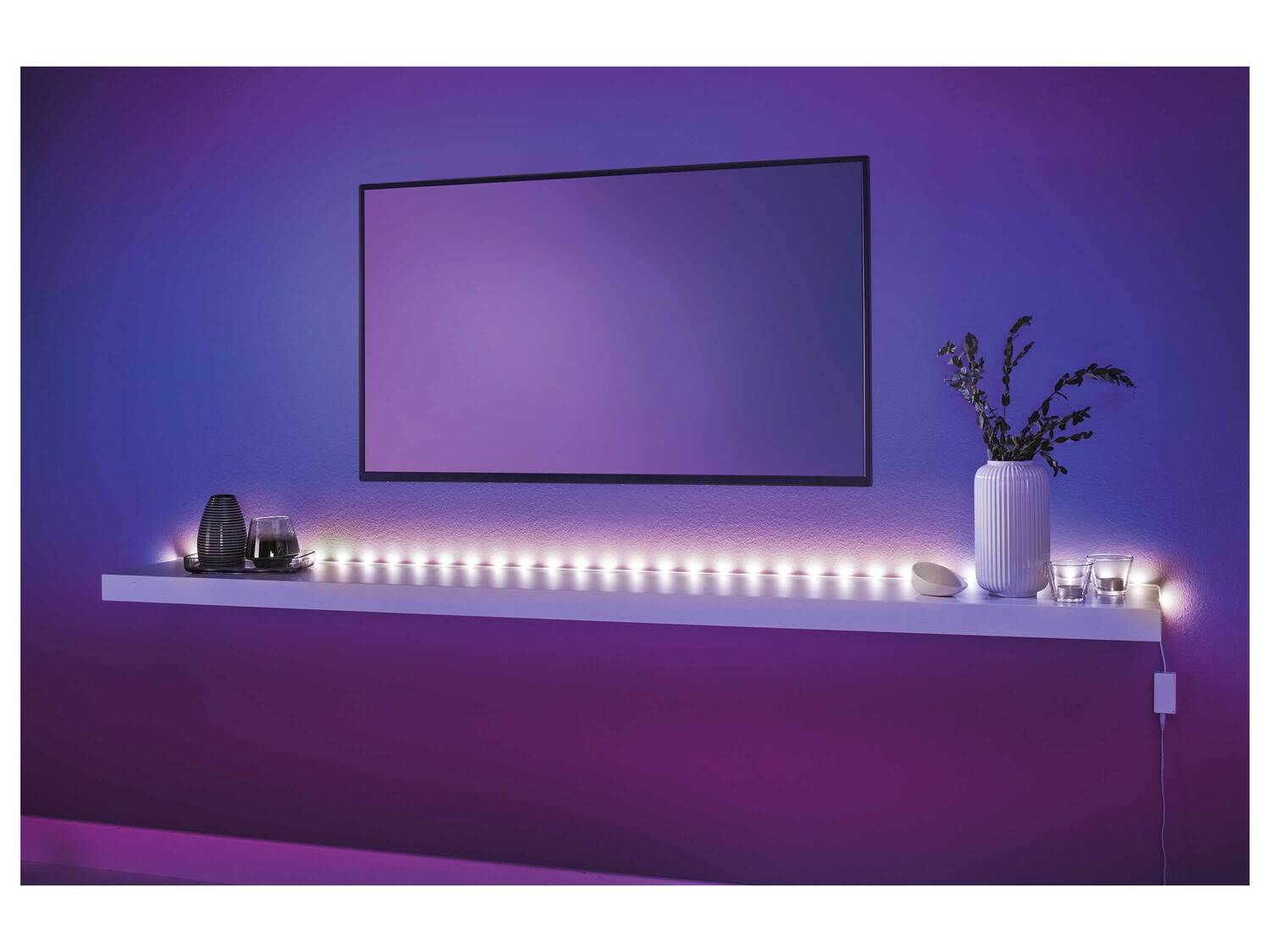 Ruban à LED connecté , le prix 18.99 €
- 19 W
- Ruban LED auto-adhésif, ...